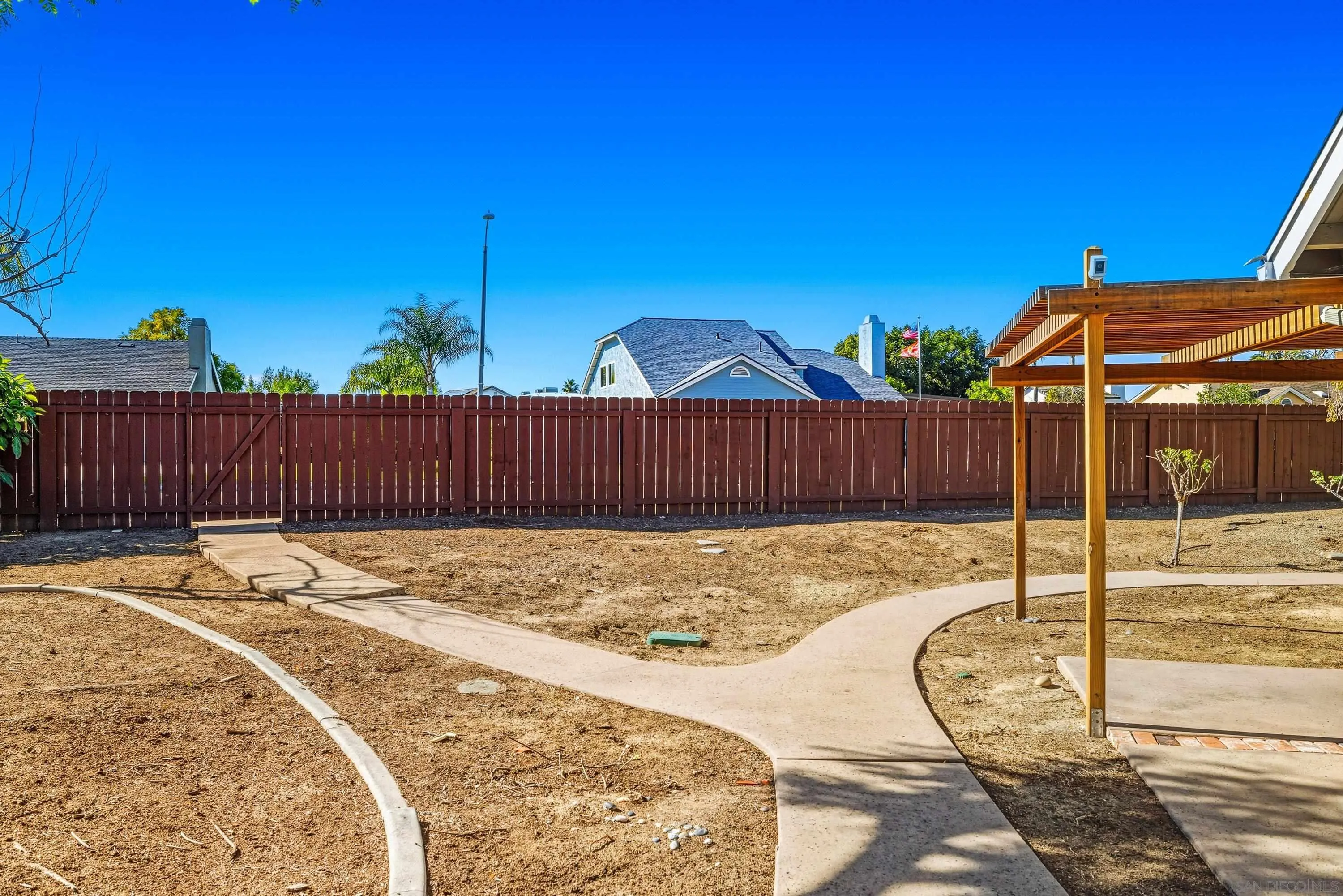 https://cdn.realtyfeed.com/cdn/127/260002528/6aed52e9061f1eabe34156a2862f2131.webp