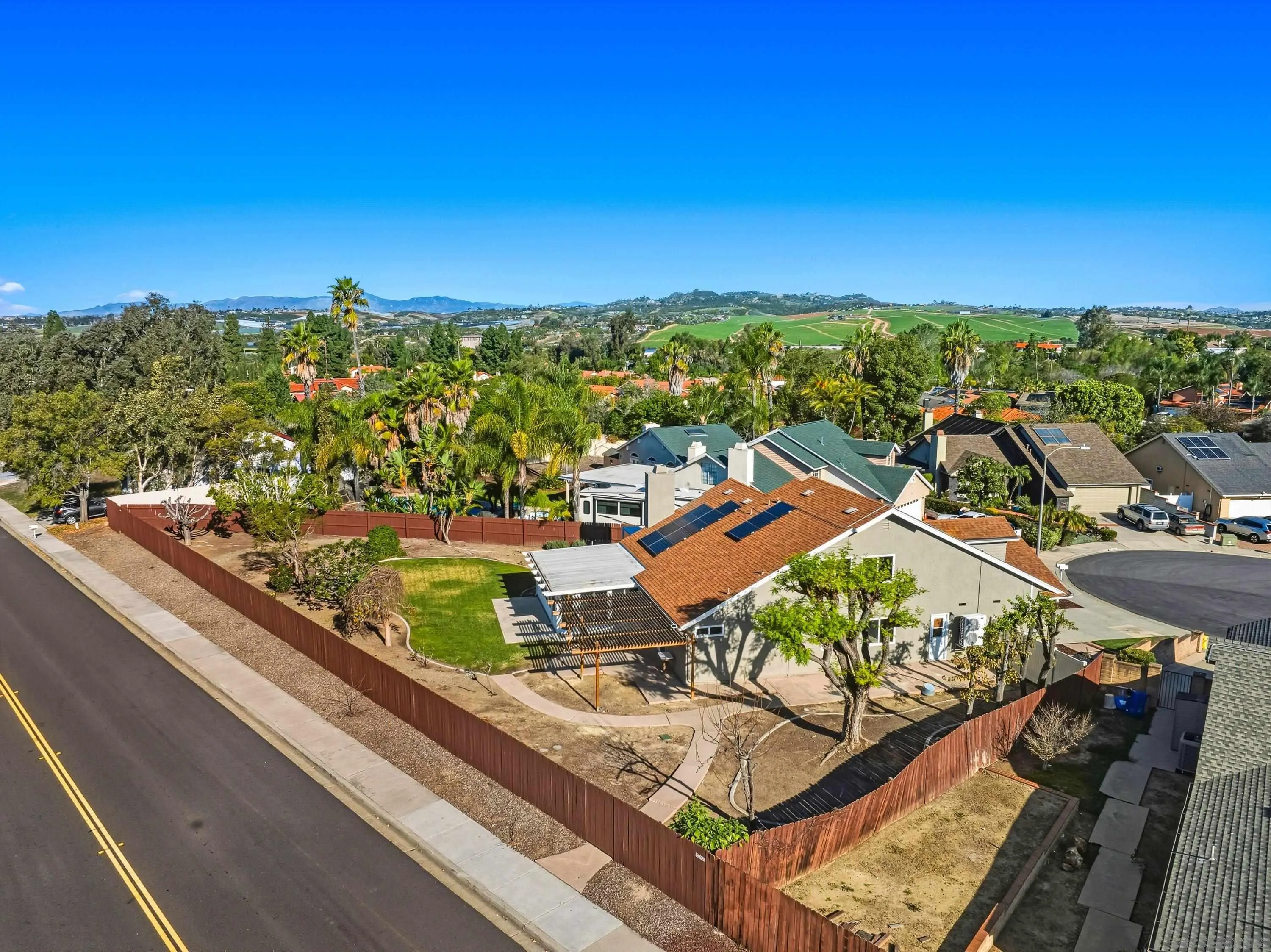 https://cdn.realtyfeed.com/cdn/127/260002528/7b710bf7dd23a1958593aaa161059993.webp