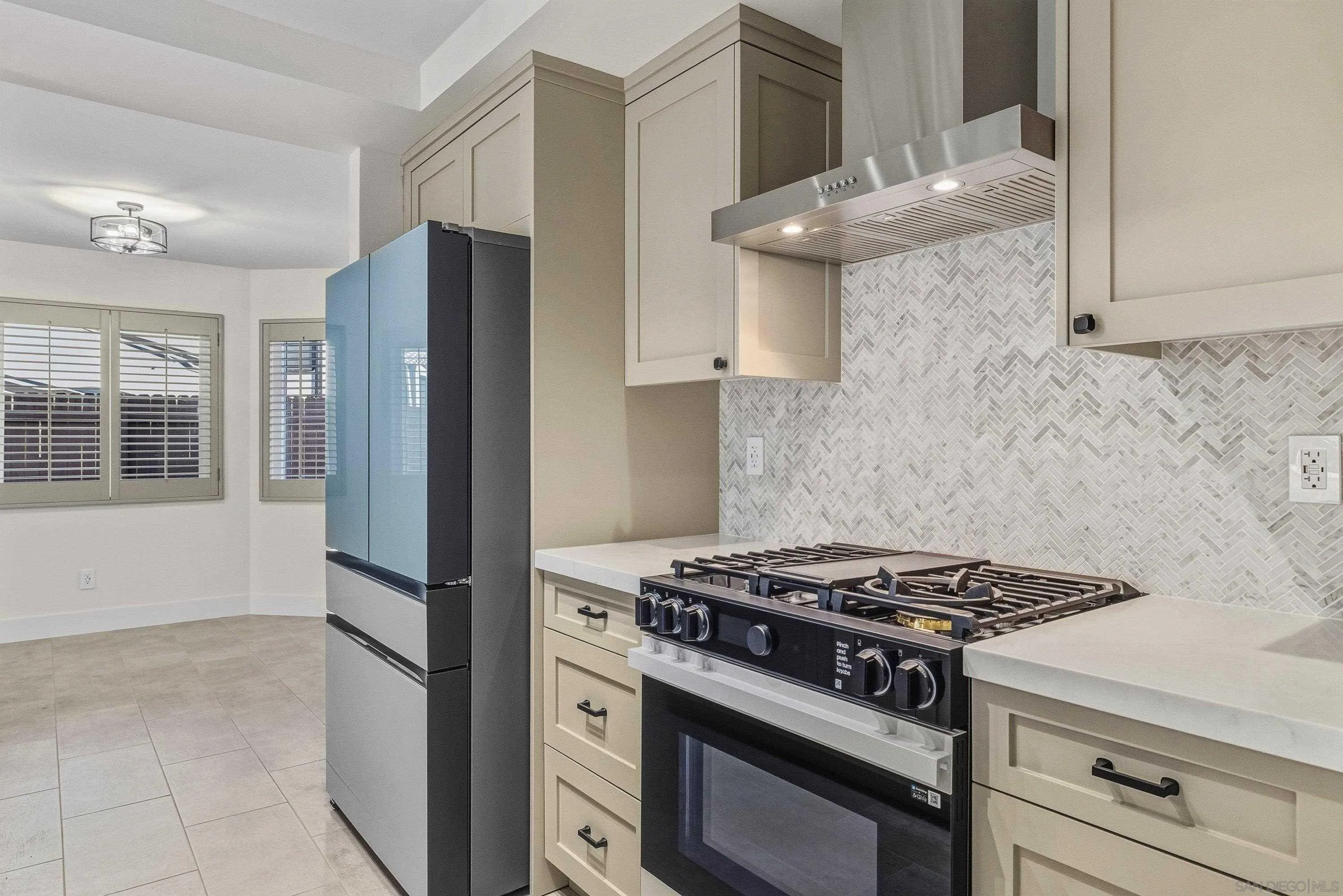 https://cdn.realtyfeed.com/cdn/127/260002528/9583a0ba060d8c4ebf406057d154c4f2.webp