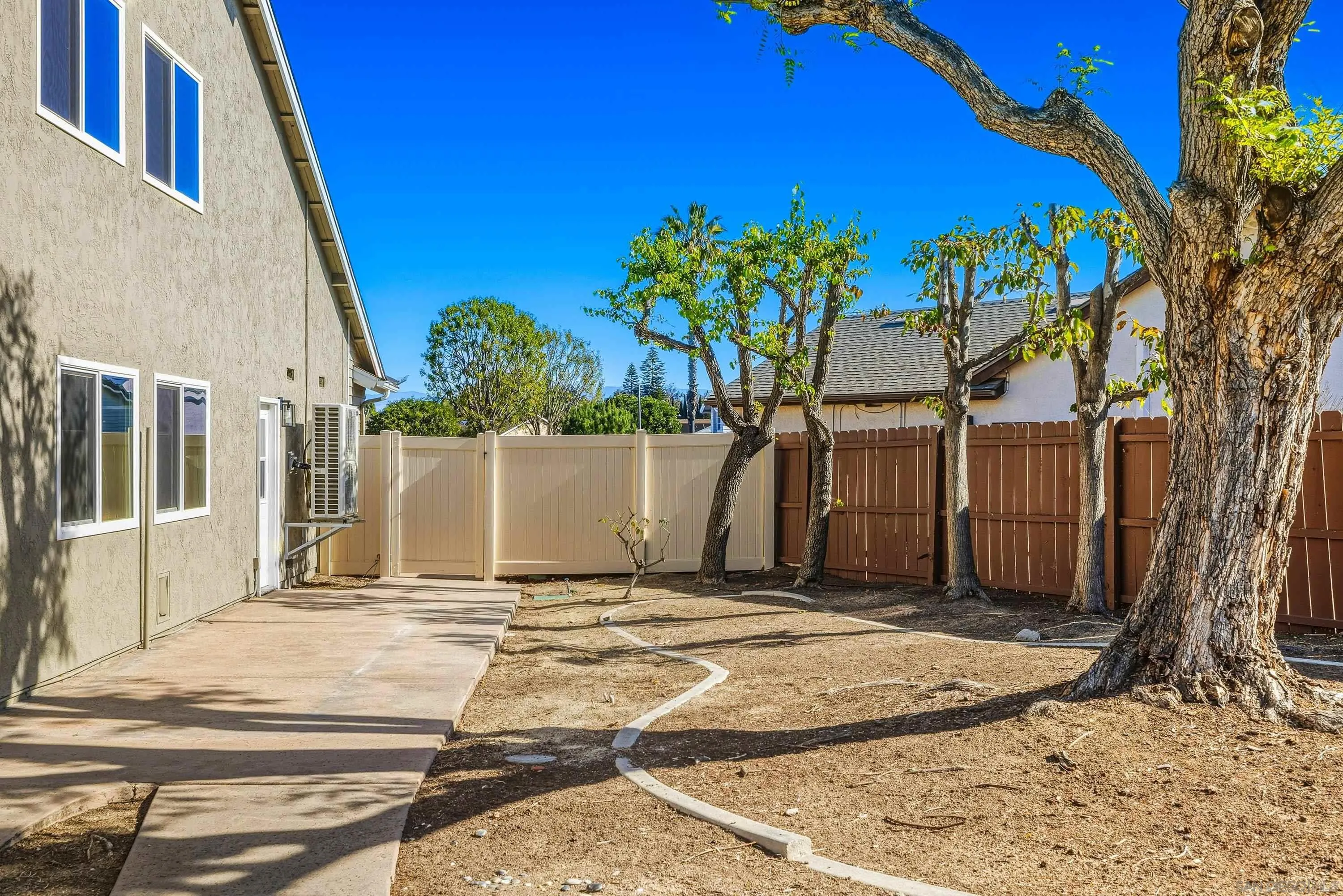 https://cdn.realtyfeed.com/cdn/127/260002528/c2395f995e7cad4d44d2f58513f99022.webp