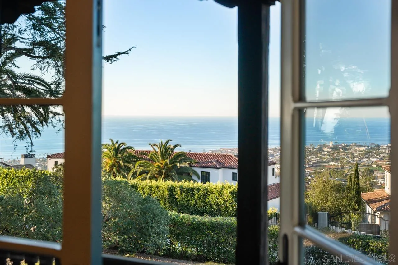 https://cdn.realtyfeed.com/cdn/127/260002530/45a9d1f6a9e13234ae9266e71ee4b632.webp
