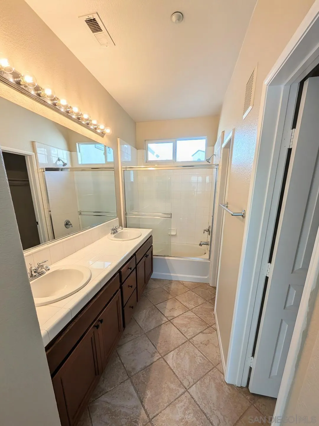 Photo #9: 260002531 Listing: Photo #9