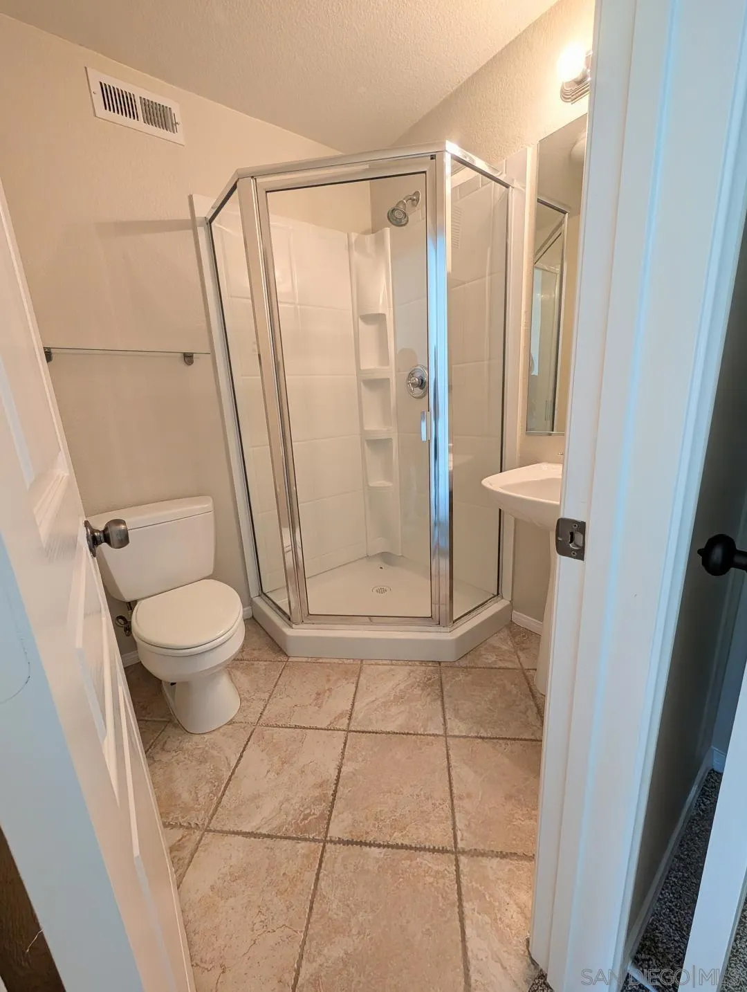 Photo #12: 260002531 Listing: Photo #12