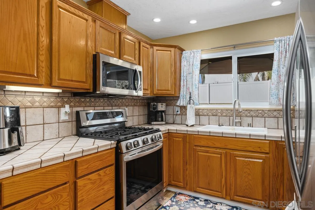 https://cdn.realtyfeed.com/cdn/127/260002532/177e02d0326a6233d10cbd483622ab66.webp
