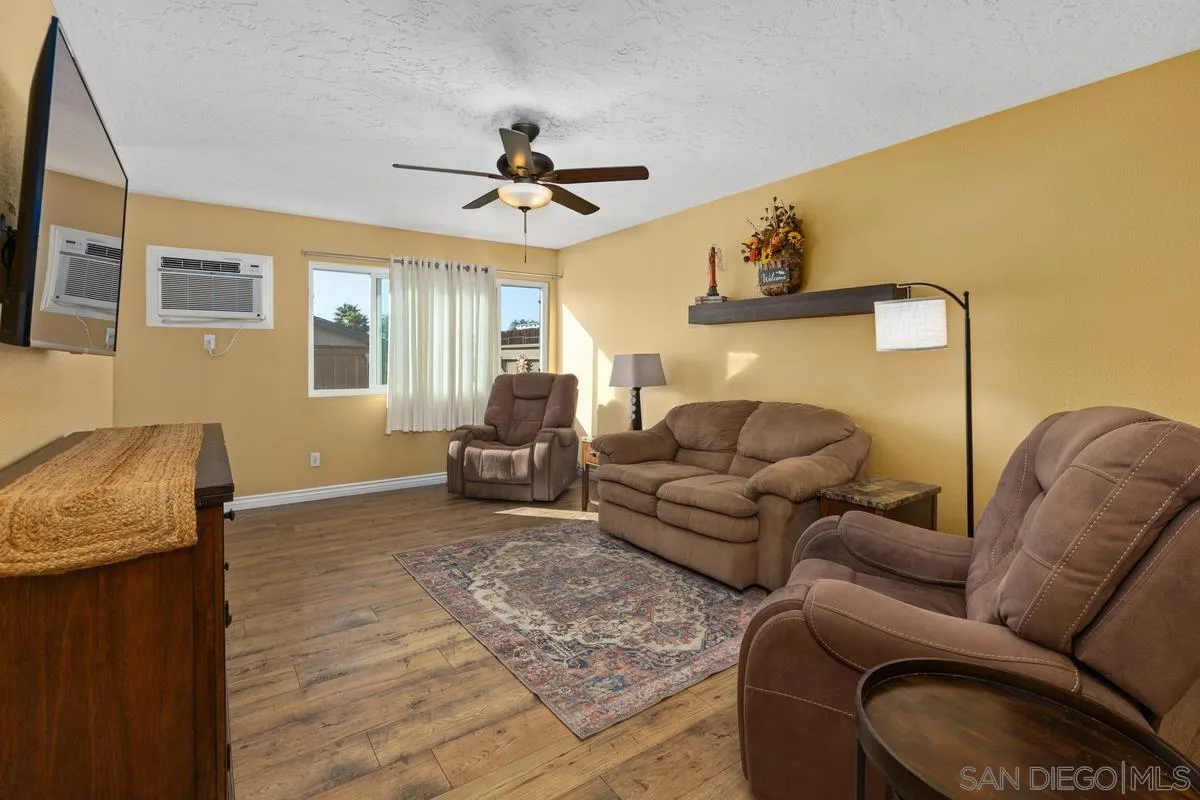 https://cdn.realtyfeed.com/cdn/127/260002532/cb8ff96e85e0e86a87068bed62a5311c.webp