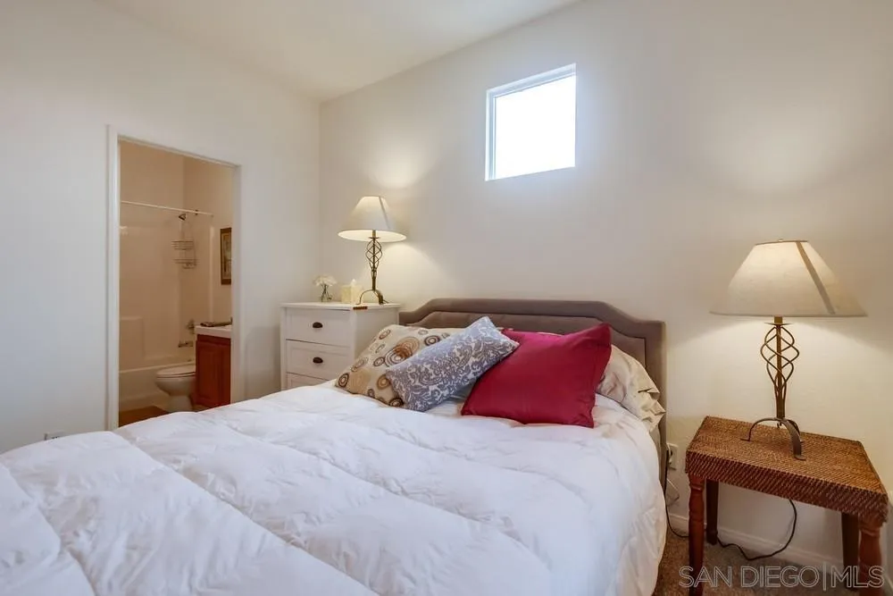 https://cdn.realtyfeed.com/cdn/127/260002534/1b8e4ff30bfd479abfefa209655b1464.webp