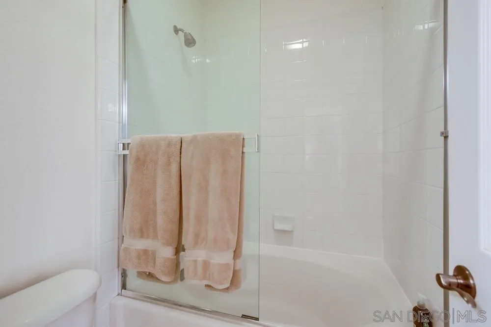https://cdn.realtyfeed.com/cdn/127/260002534/7c593ae6bdae9e771625ff154e5790c0.webp
