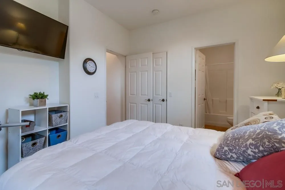 https://cdn.realtyfeed.com/cdn/127/260002534/b7cdf4d98e6f02953215815213bc0499.webp