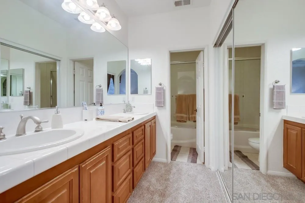https://cdn.realtyfeed.com/cdn/127/260002534/bad48f199b8b551a92fb087de3ed8f91.webp