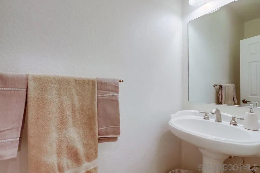 https://cdn.realtyfeed.com/cdn/127/260002534/d13de8bcc3ec6075f17ffe9f04fca1c0.webp