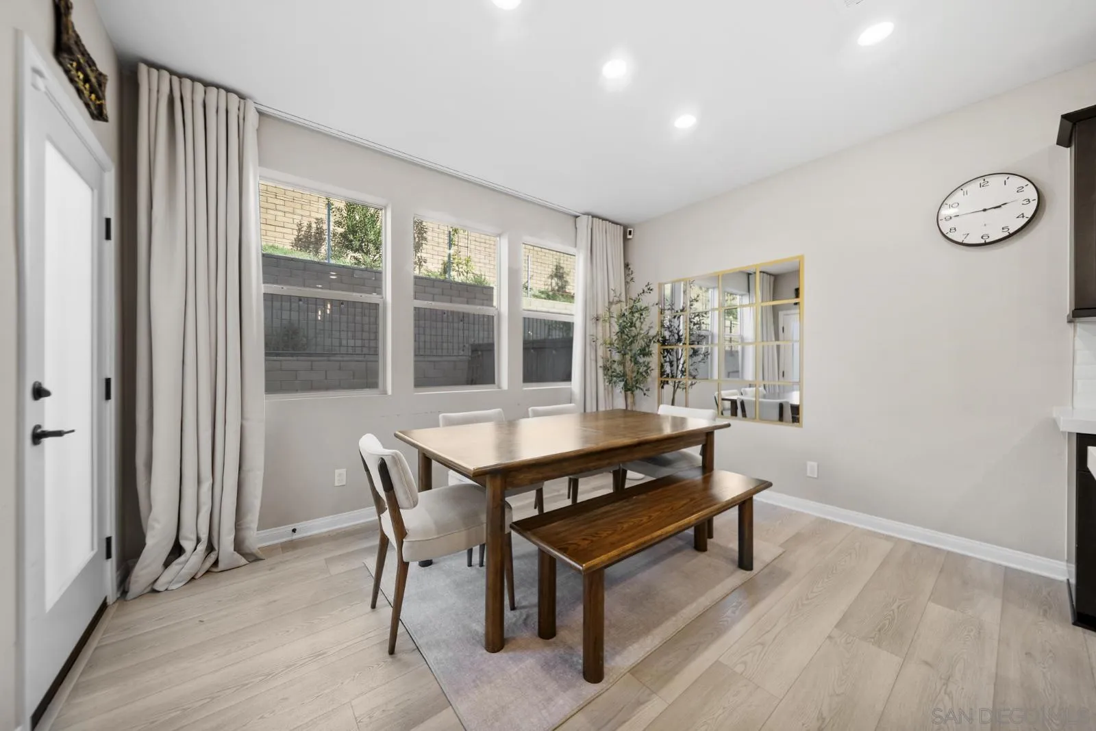 https://cdn.realtyfeed.com/cdn/127/260002537/cb734879779a721230bb5a546f4df1ba.webp