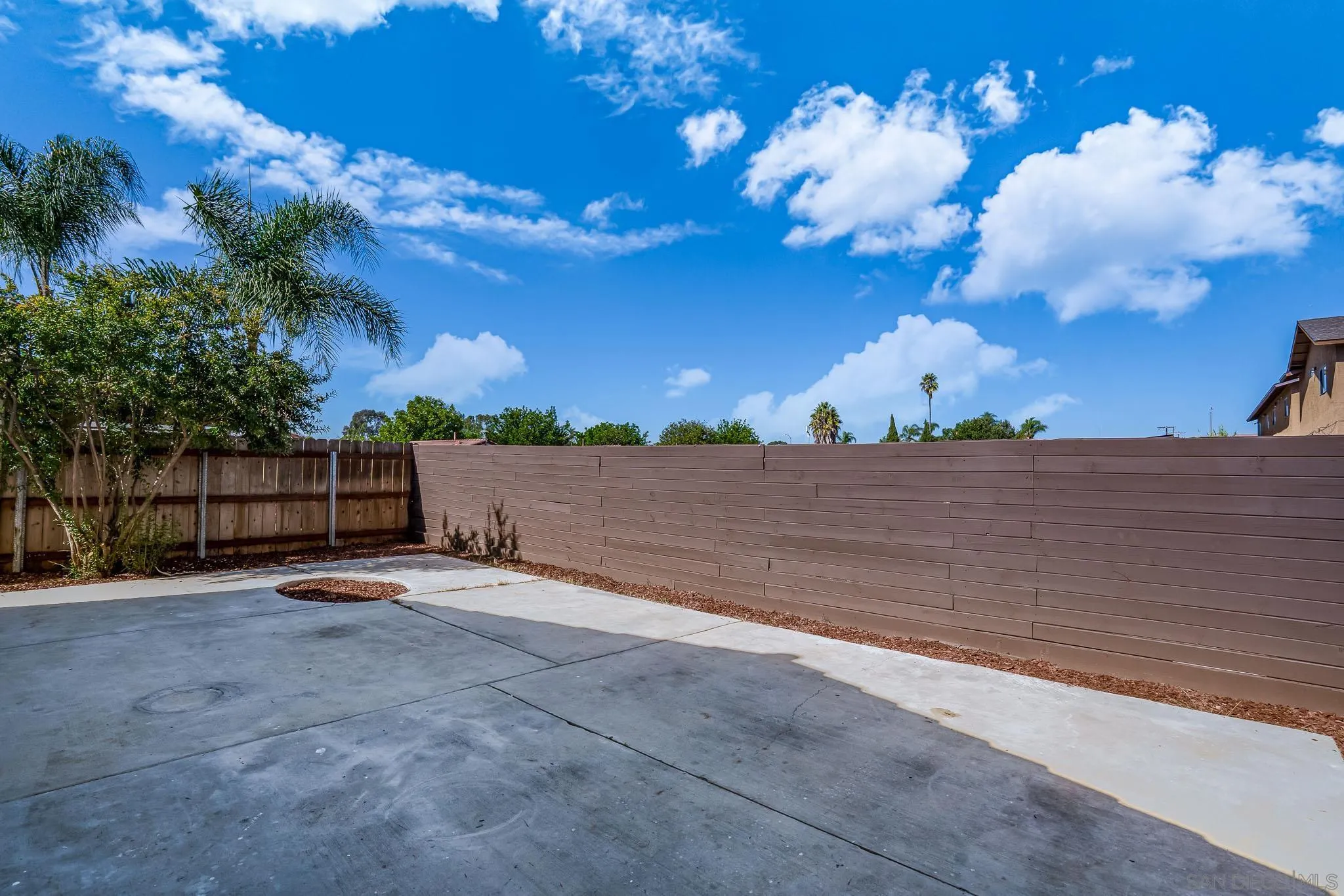 https://cdn.realtyfeed.com/cdn/127/260002538/67bf3de6f8222c3bf503b43b05361954.webp