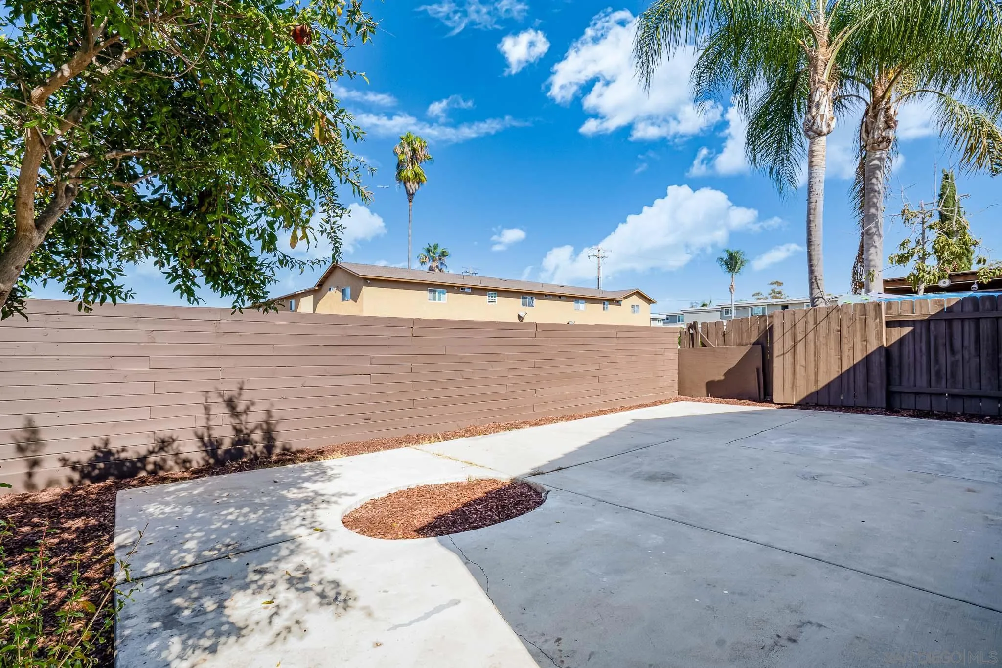 https://cdn.realtyfeed.com/cdn/127/260002538/fff744a2346559f4774b3d229d18220e.webp
