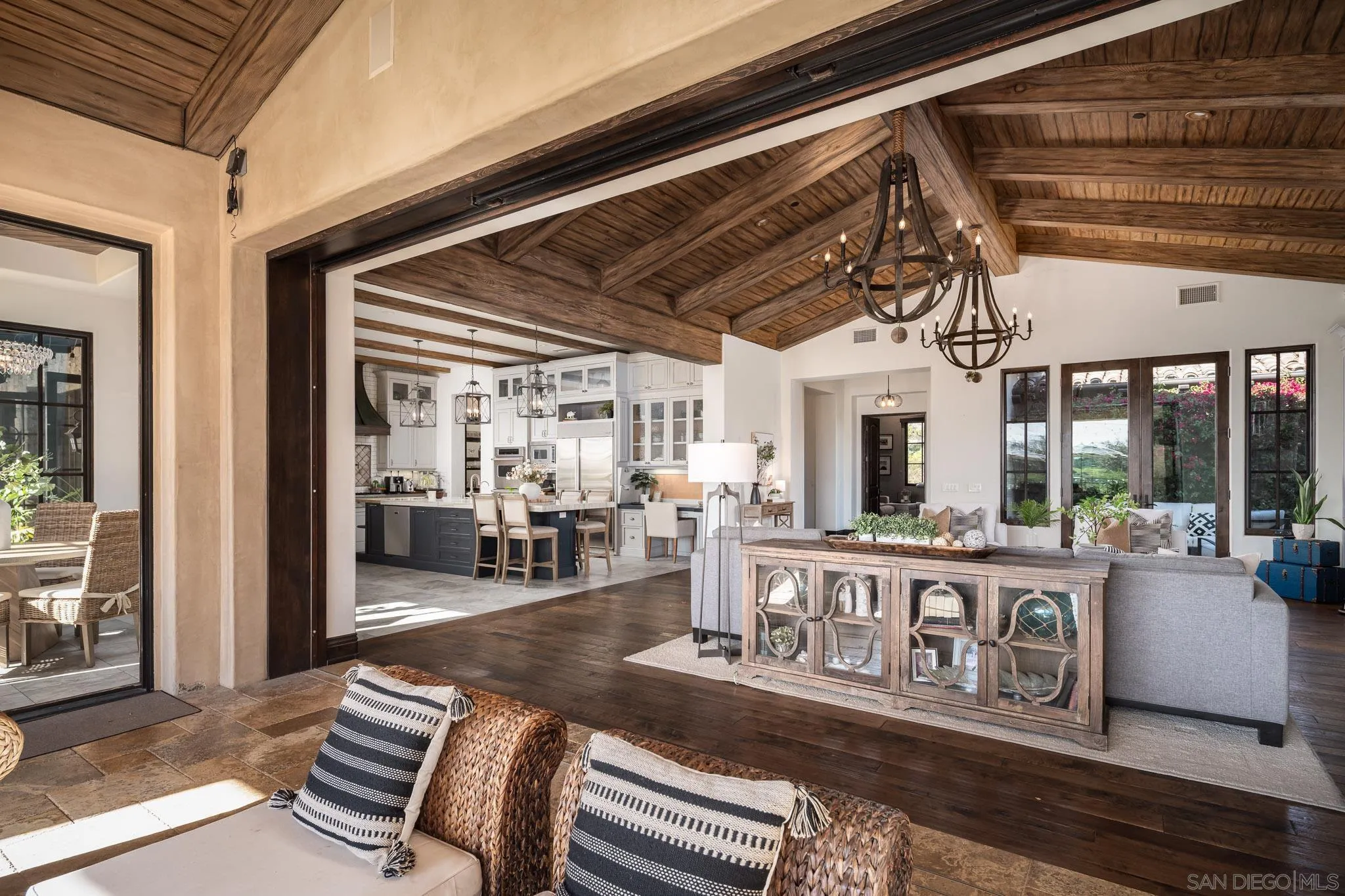 https://cdn.realtyfeed.com/cdn/127/260002540/1db4bda63728758405d79e879fde023c.webp
