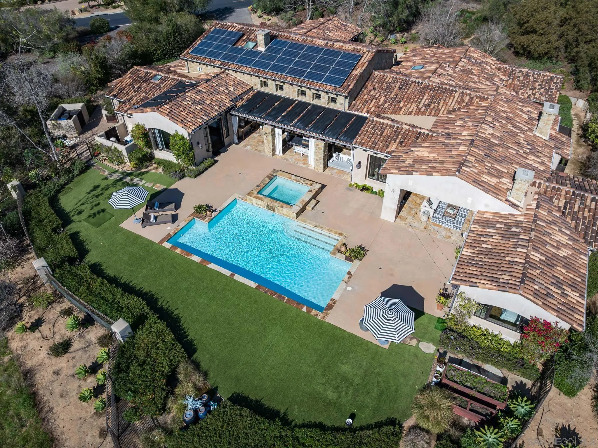 https://cdn.realtyfeed.com/cdn/127/260002540/e745d0f1de513543fbc9a4c57d423b6b.webp