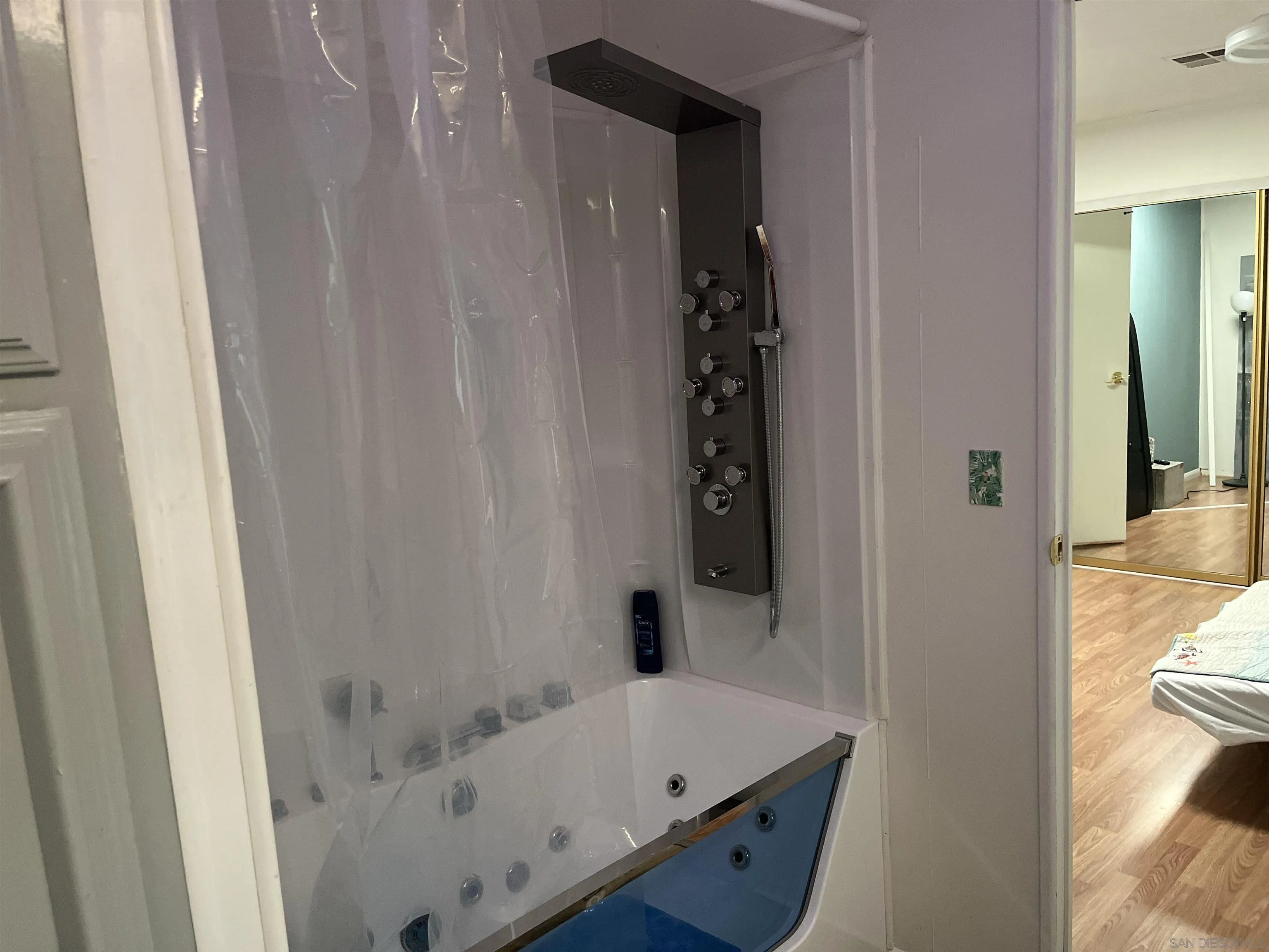 https://cdn.realtyfeed.com/cdn/127/260002541/81ba15e2b34611f4f6b6a61d2885bd63.webp