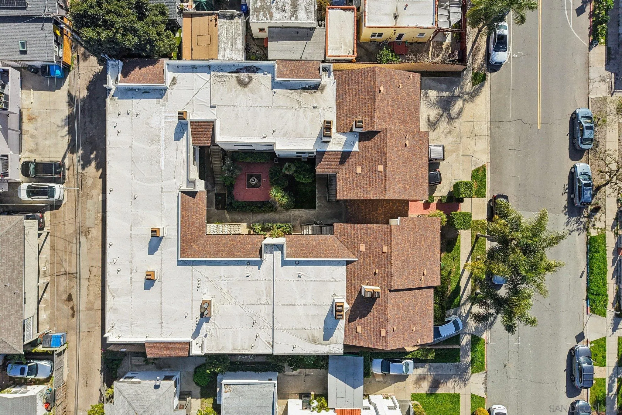 https://cdn.realtyfeed.com/cdn/127/260002544/9b5033e7907e20eeb5485a1293a7c776.webp