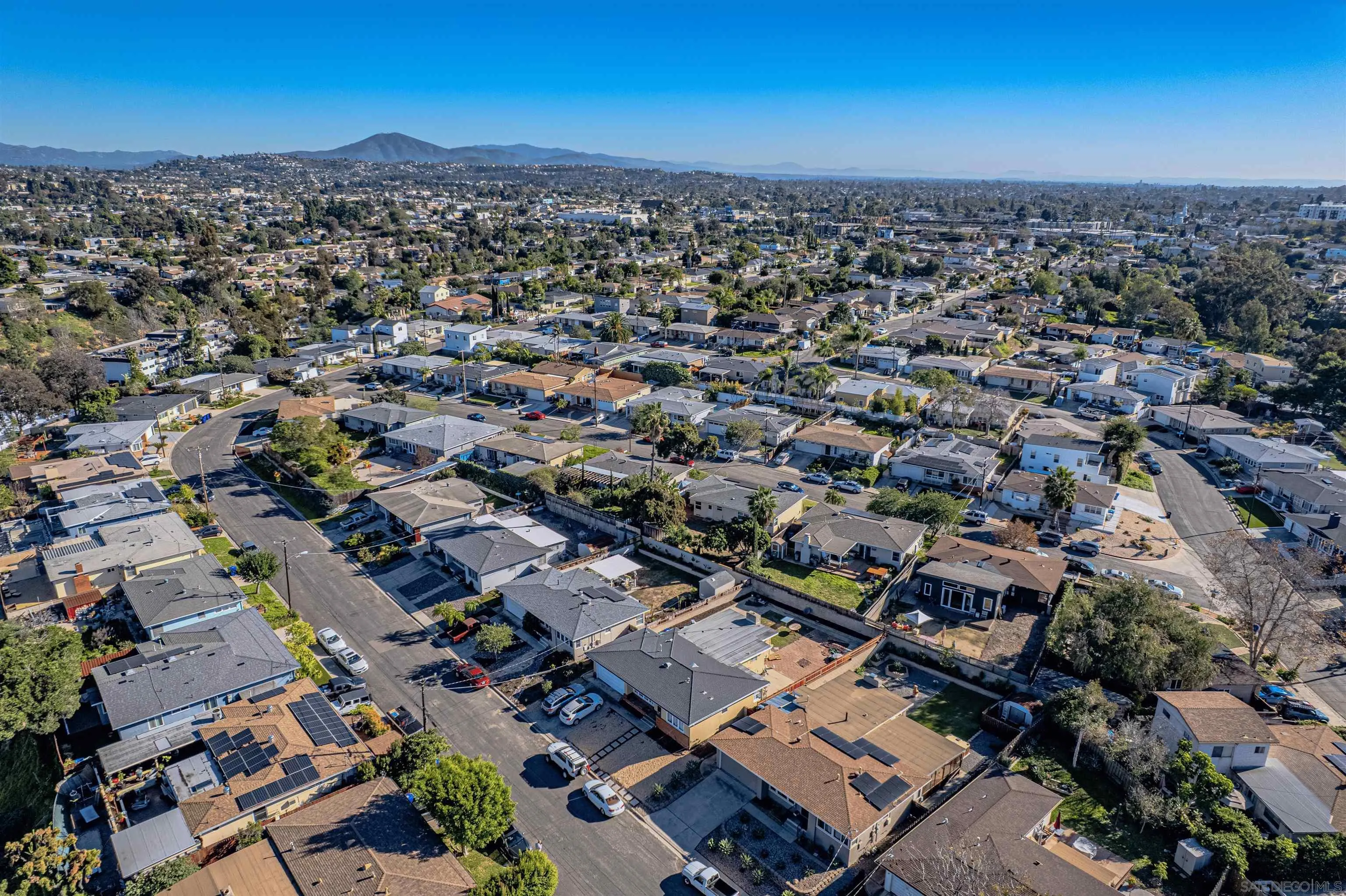 https://cdn.realtyfeed.com/cdn/127/260002545/33fafc4ff6f3707aaac346c958c5ff00.webp