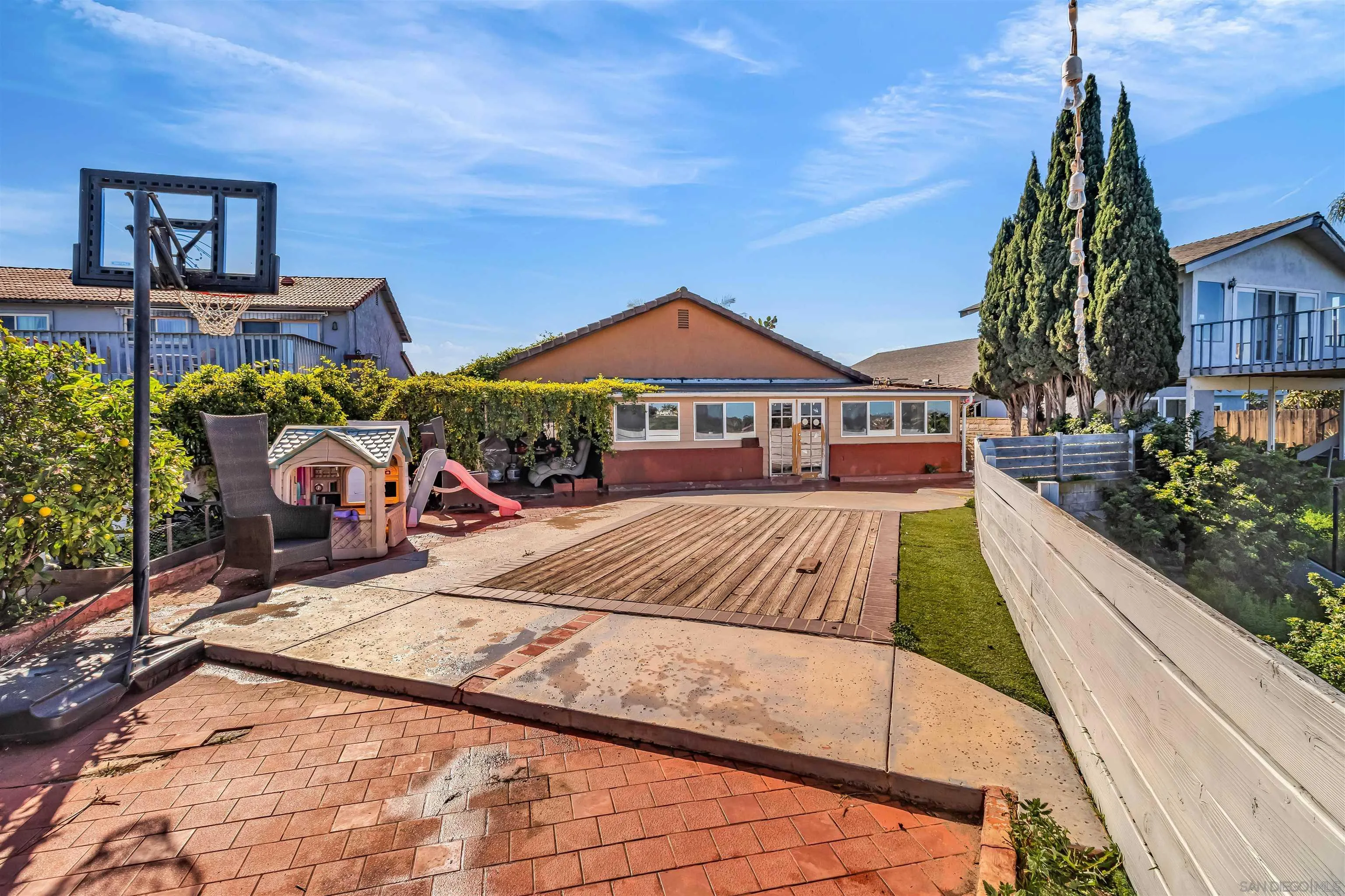 https://cdn.realtyfeed.com/cdn/127/260002551/29a65d0e3bfb0d5f4f0880a25b579813.webp
