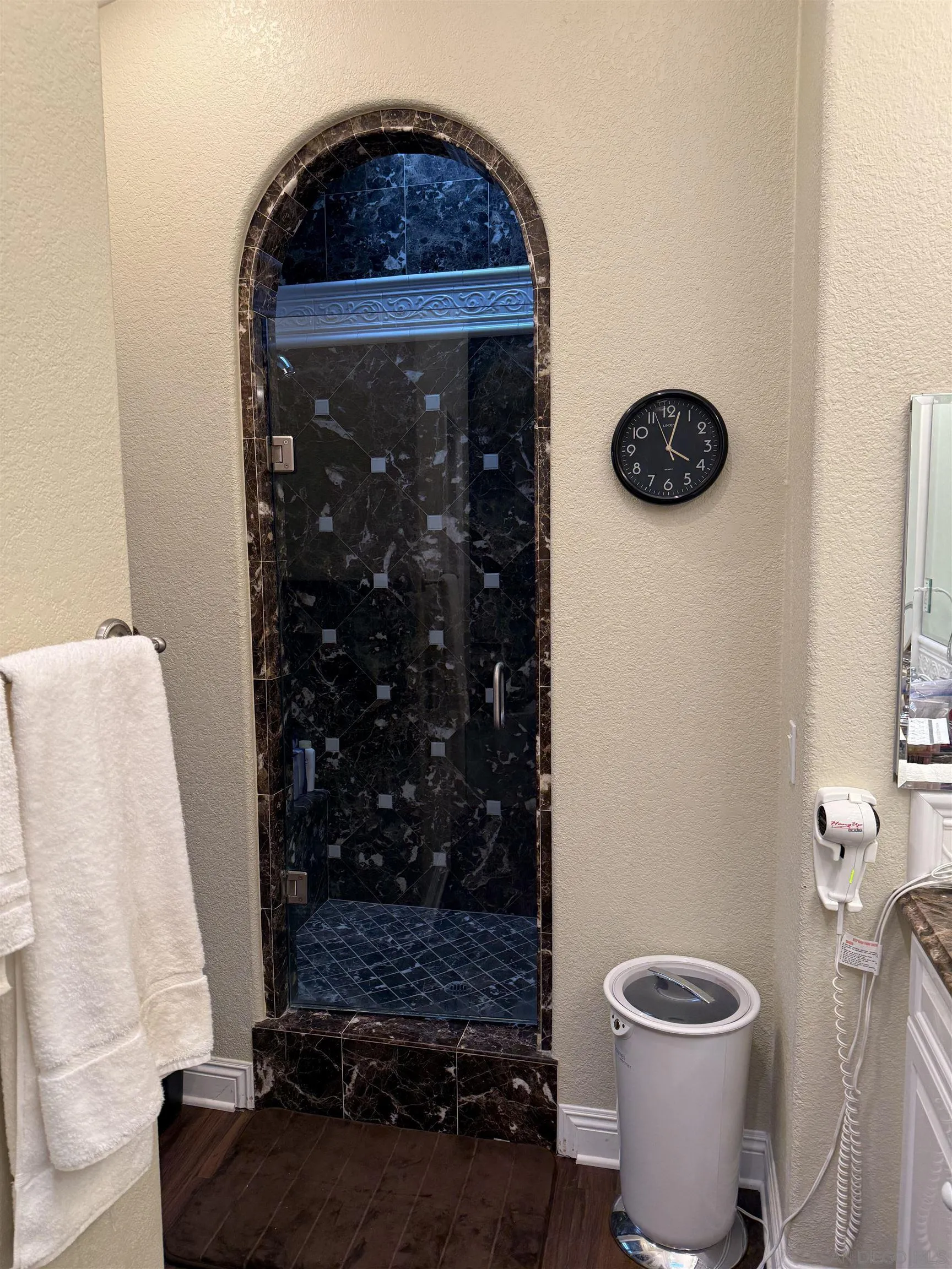 https://cdn.realtyfeed.com/cdn/127/260002552/1fe08d6511569acdae98b7ff9a3894c0.webp