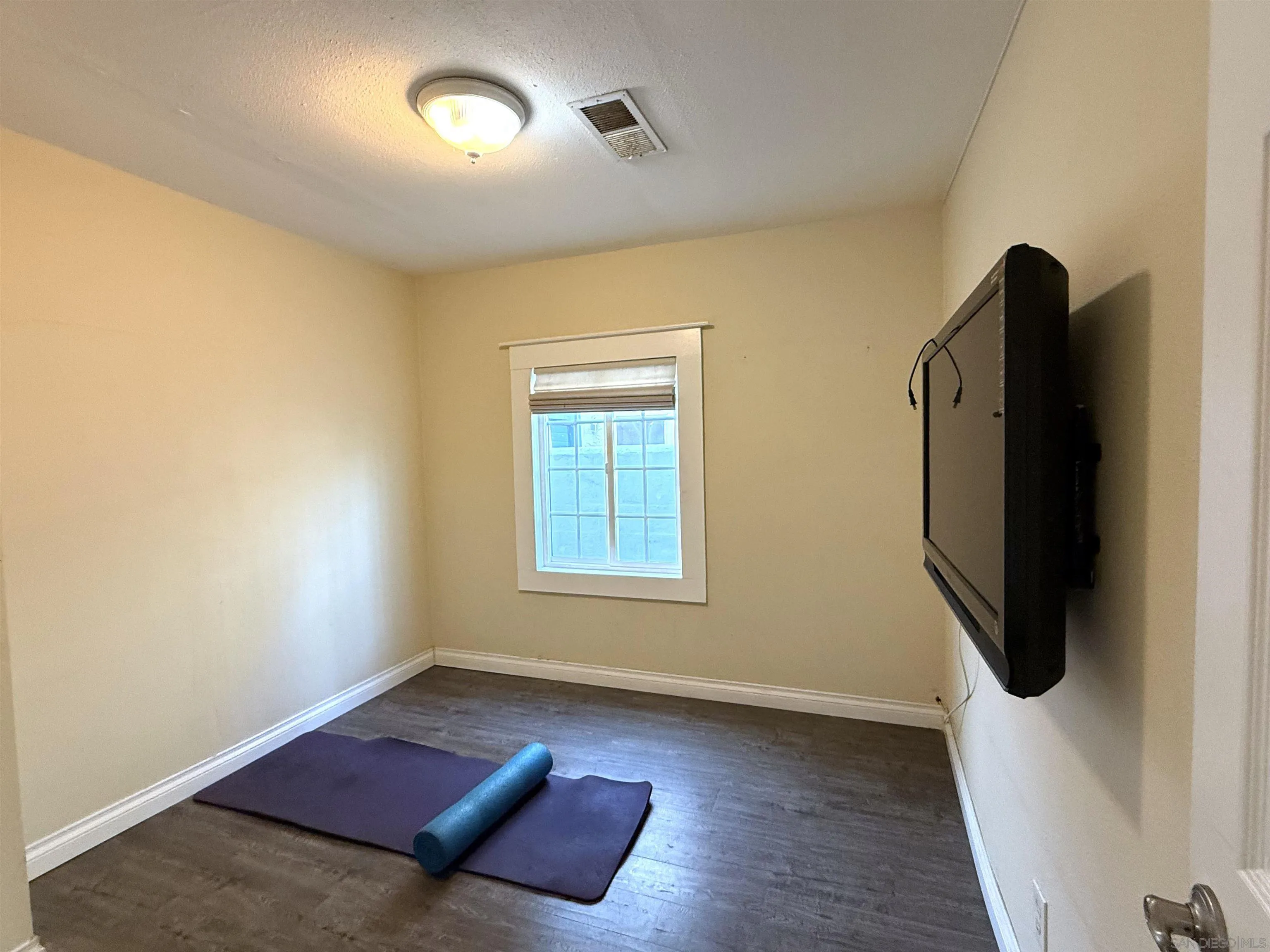 https://cdn.realtyfeed.com/cdn/127/260002553/1d411084184e498b61df11fce9aa25b4.webp