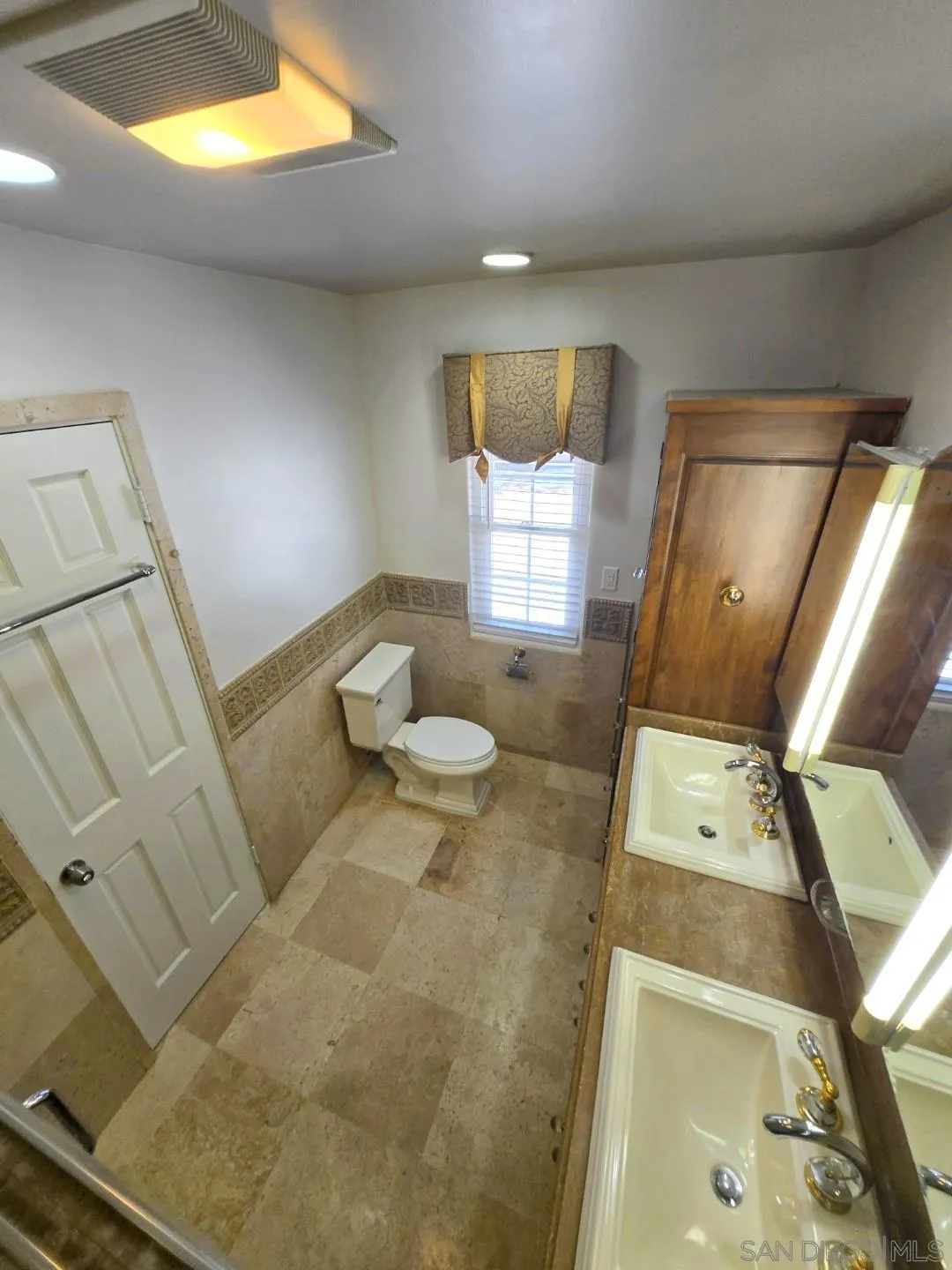 https://cdn.realtyfeed.com/cdn/127/260002558/52899cb19b66ce93a02b639cad2f1c12.webp