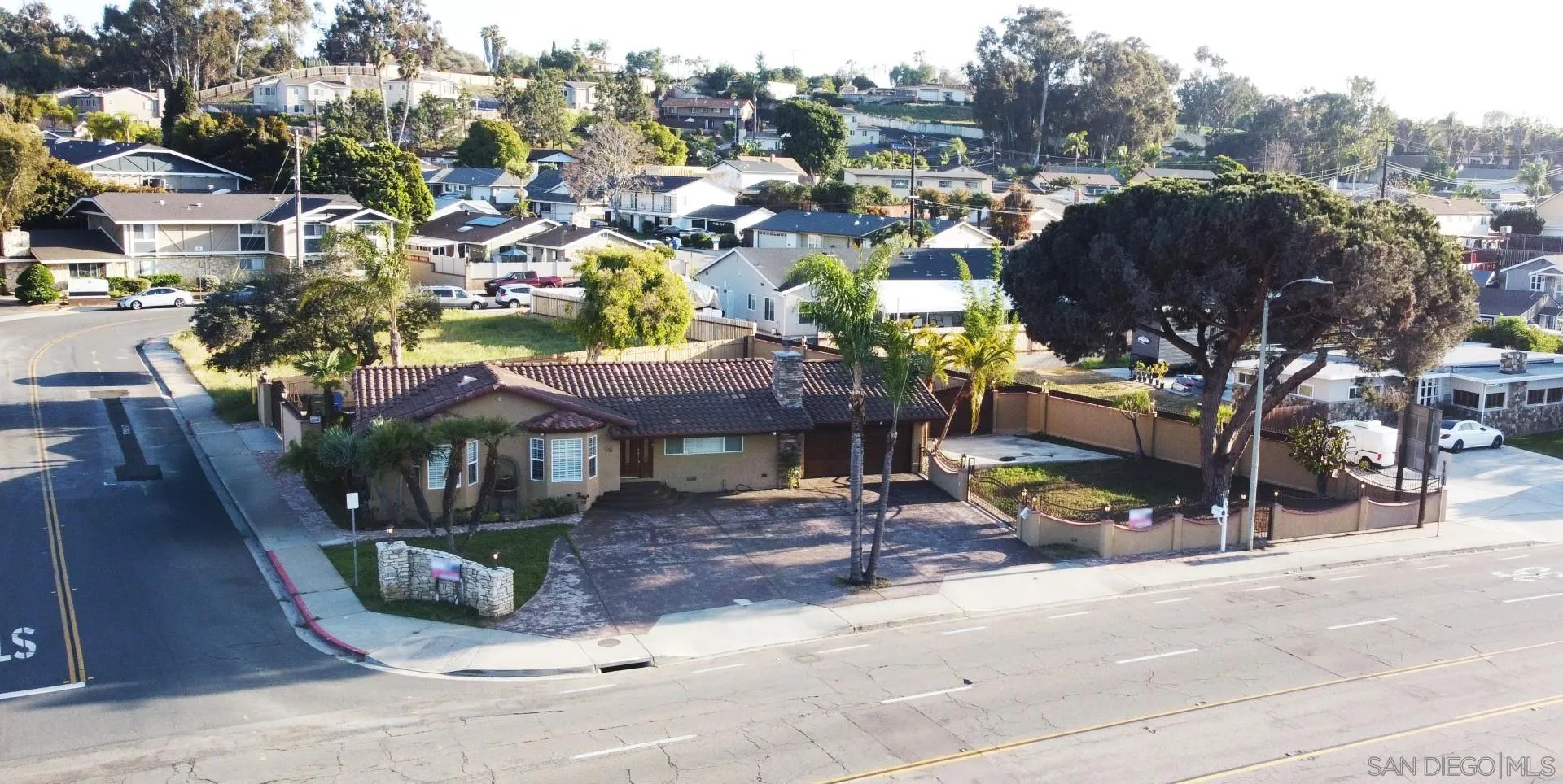 https://cdn.realtyfeed.com/cdn/127/260002558/fc5b7b9b59605a65d458ba0626dda222.webp