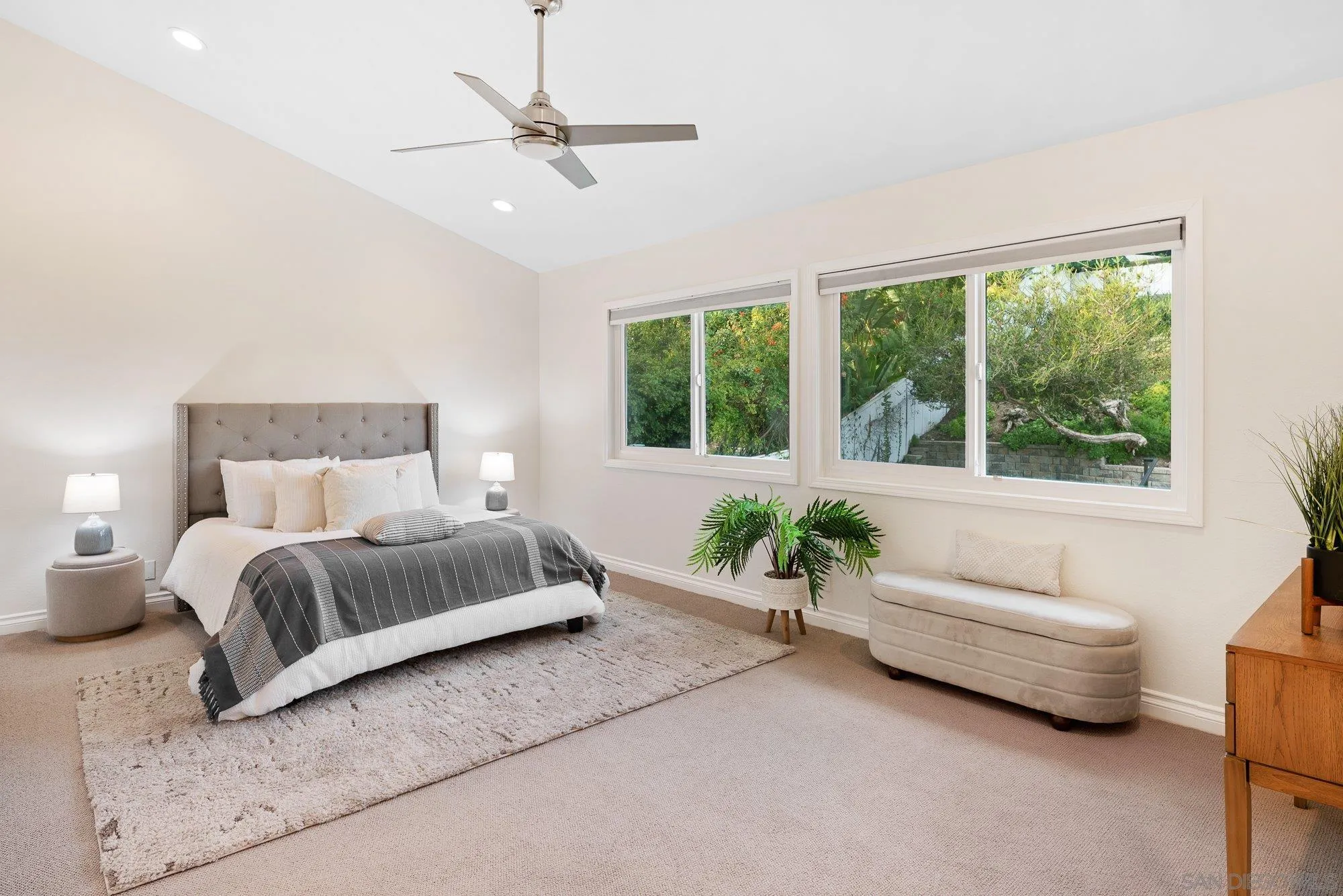 https://cdn.realtyfeed.com/cdn/127/260002562/0122eb74e1834ab15a865469fd0f0c14.webp