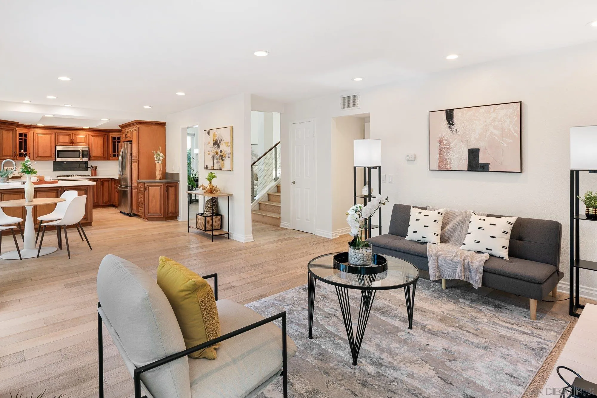https://cdn.realtyfeed.com/cdn/127/260002562/65fc48ad0a6ef88fd6682f6c1ab1c05e.webp