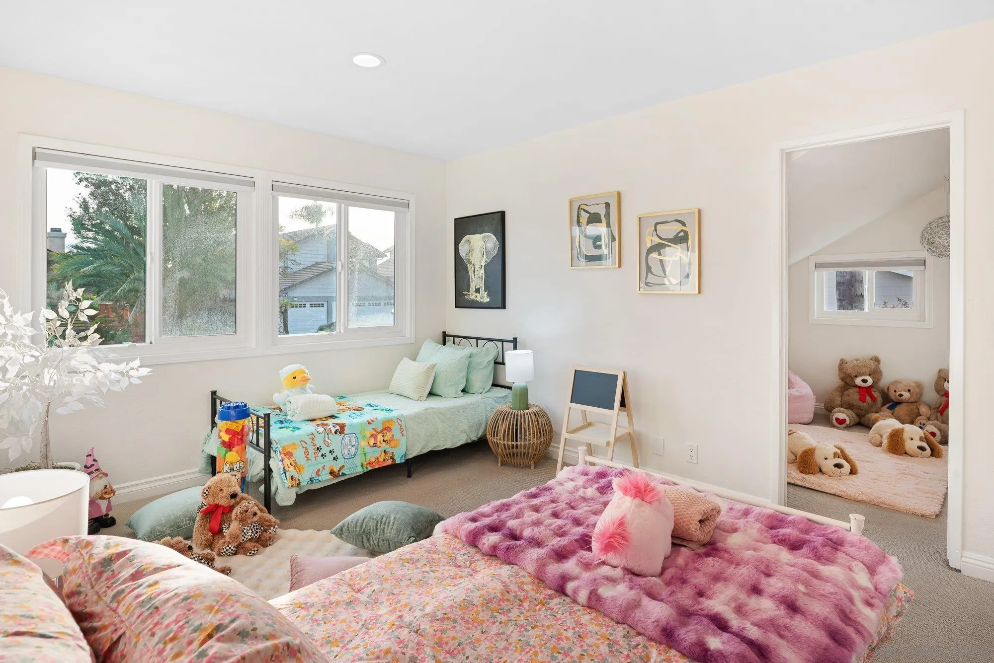 https://cdn.realtyfeed.com/cdn/127/260002562/bc5ac38ba76406f159a21bf4e18c5856.webp