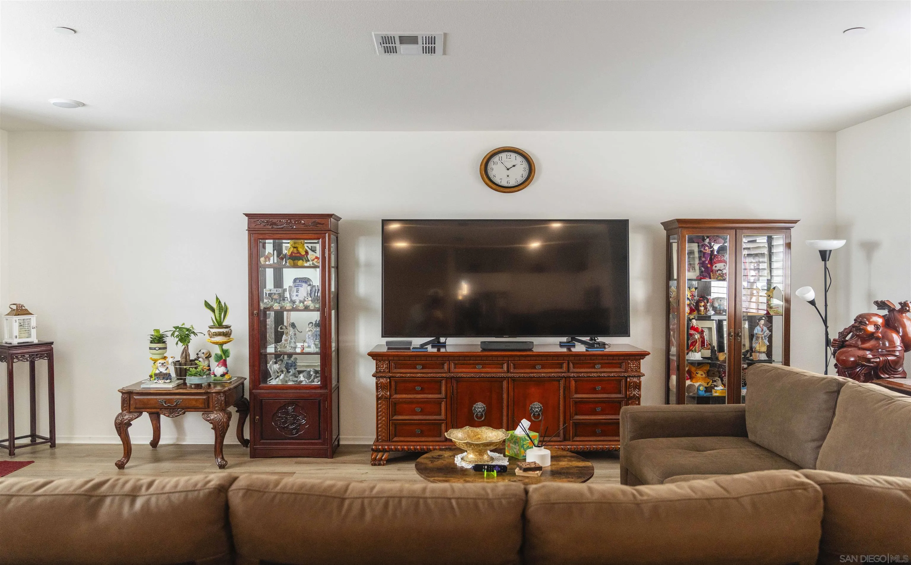 https://cdn.realtyfeed.com/cdn/127/260002563/3f7f199e8ff6453126c9b81844baa14e.webp