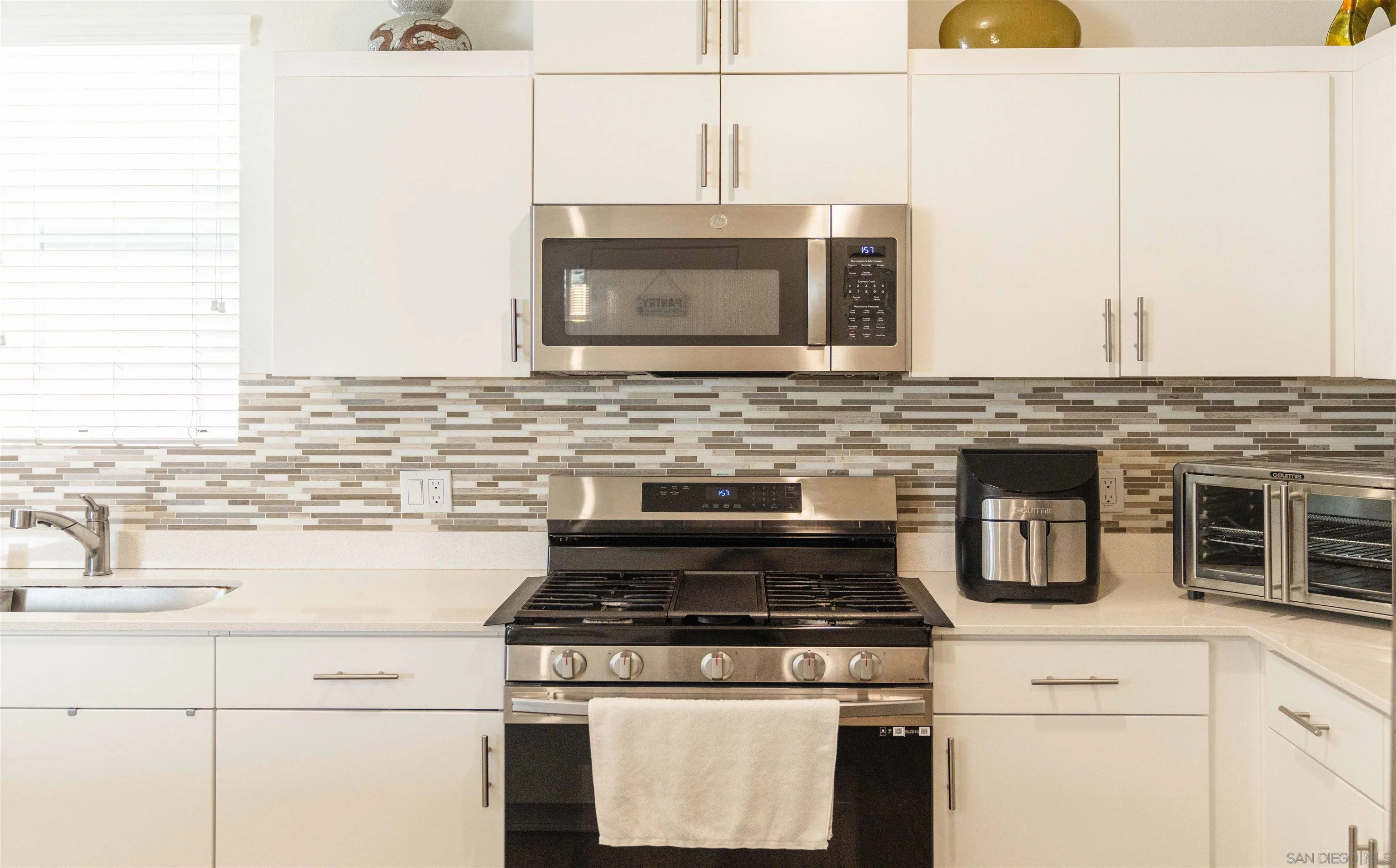 https://cdn.realtyfeed.com/cdn/127/260002563/60113e88a6231fe9de4892c4450a29b1.webp