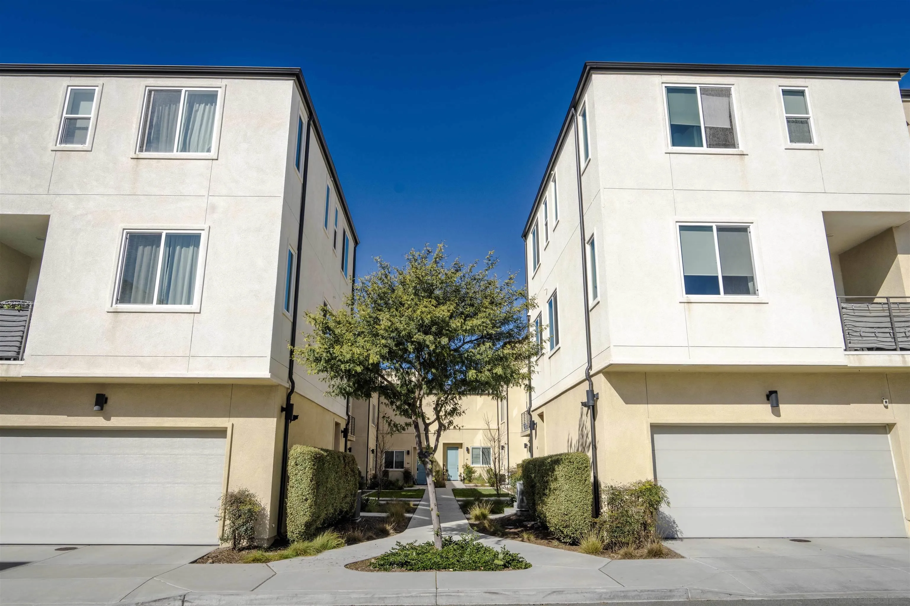 https://cdn.realtyfeed.com/cdn/127/260002563/7caa1d15fe10e83f2559d4f624d7ad35.webp