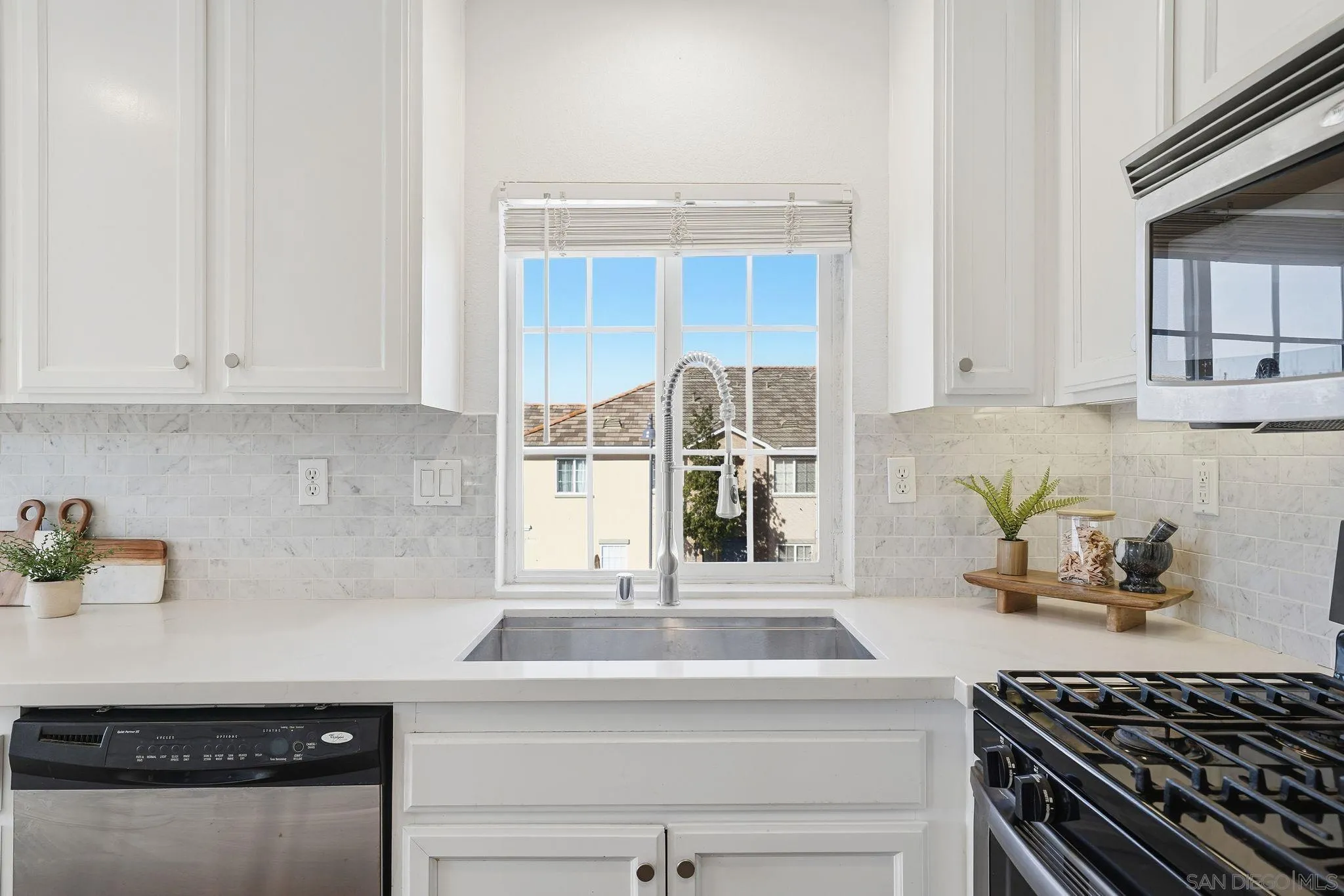 Photo #8: 260002567 Listing: Photo #8