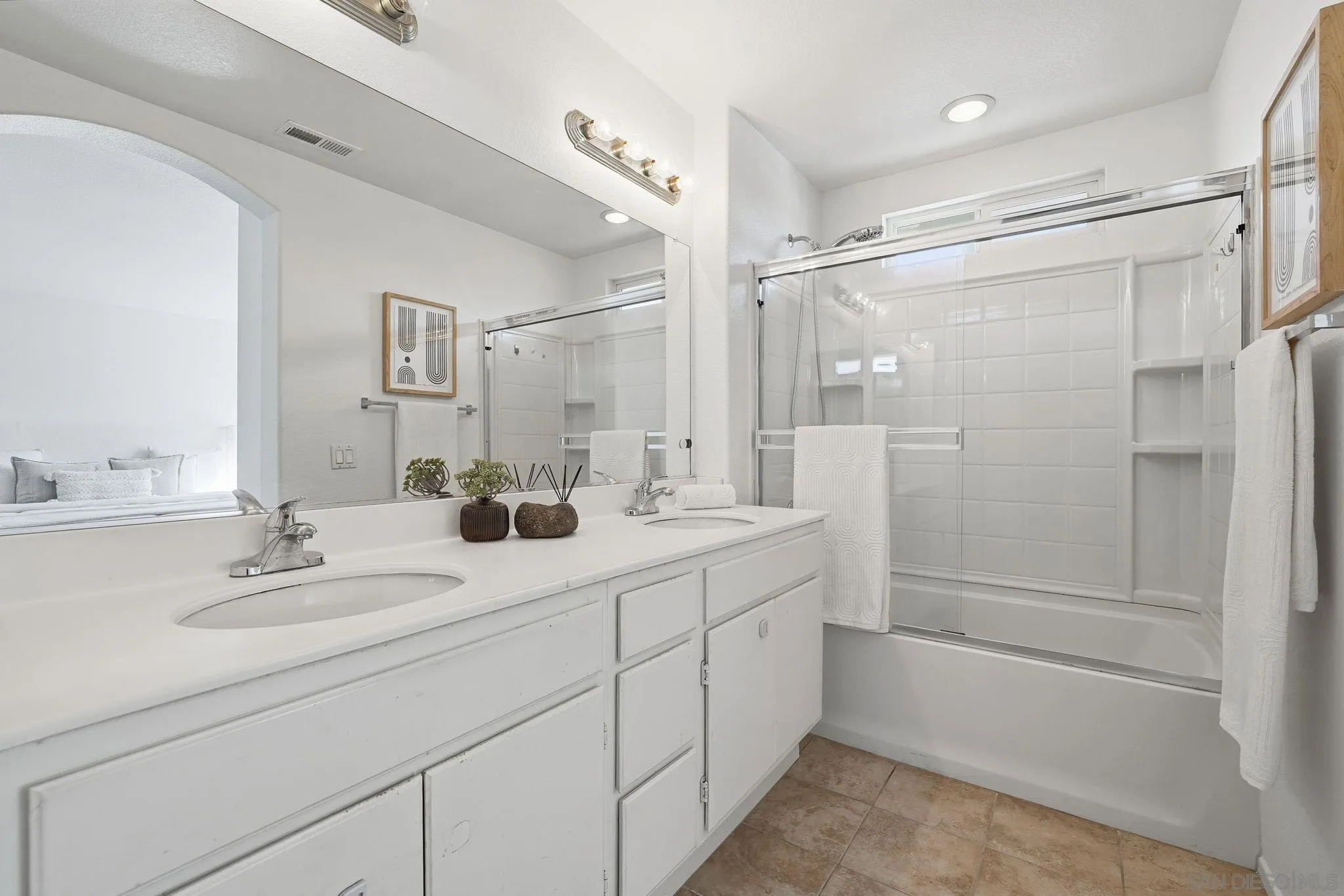 Photo #27: 260002567 Listing: Photo #27