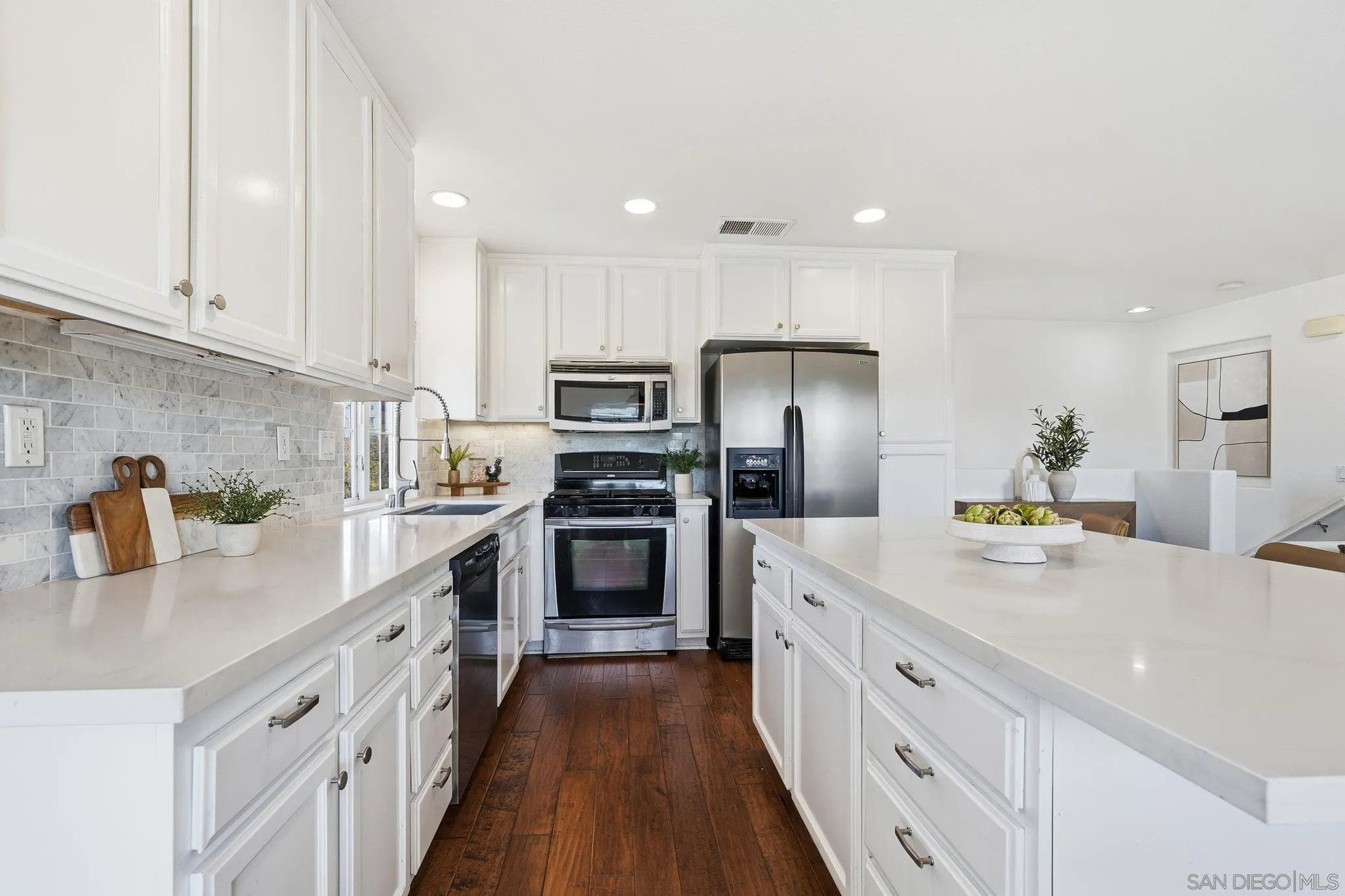 Photo #10: 260002567 Listing: Photo #10