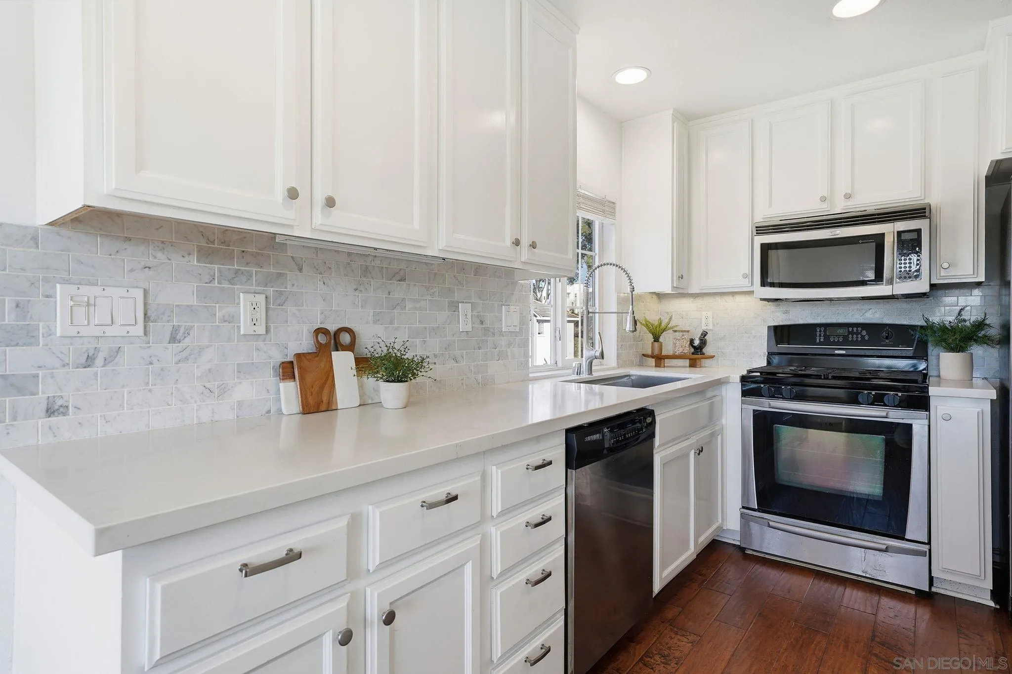 Photo #9: 260002567 Listing: Photo #9