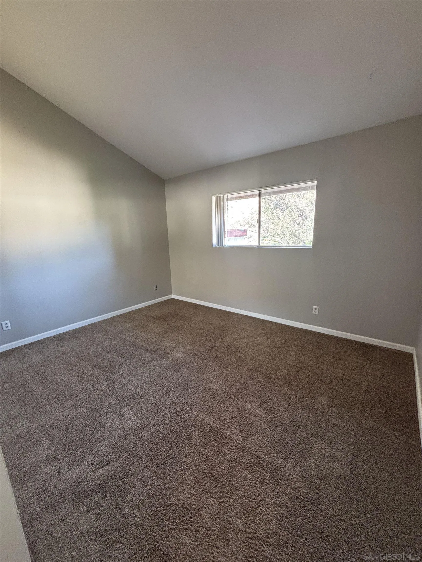 https://cdn.realtyfeed.com/cdn/127/260002569/29f53812398924b62b9c3745dd01e6b4.webp