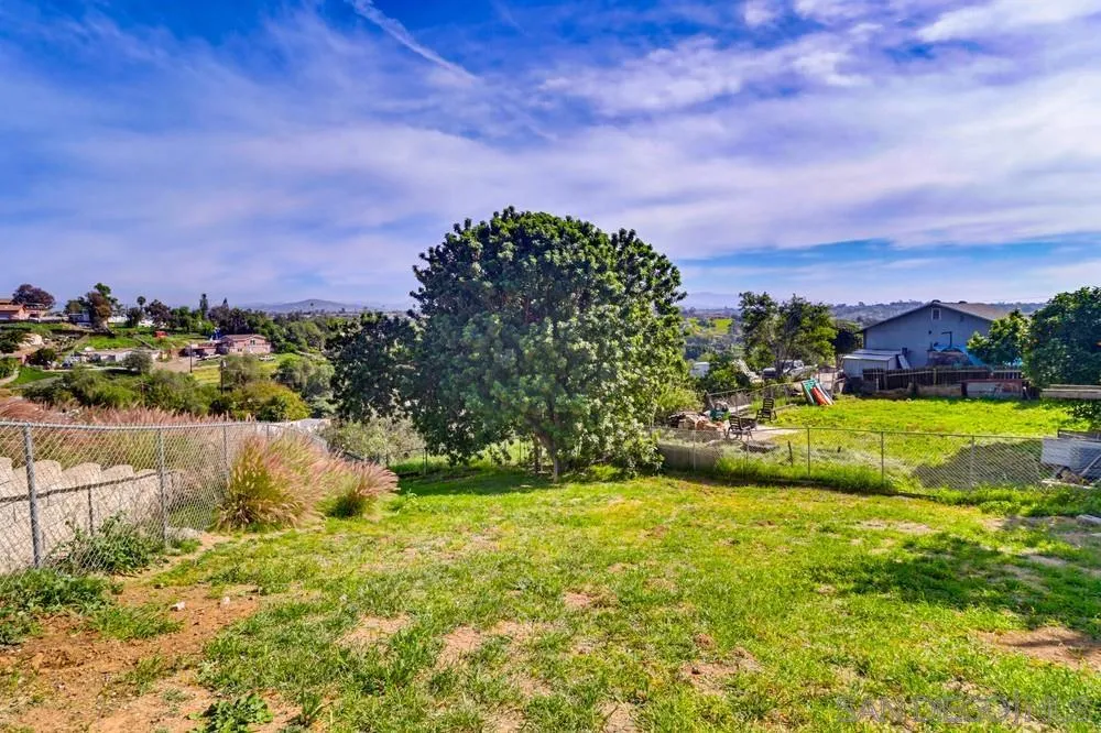 https://cdn.realtyfeed.com/cdn/127/260002572/23d72814a93ffe8af2b5934826820d76.webp