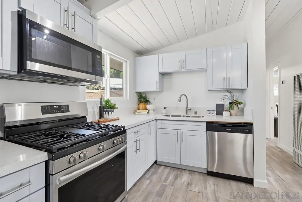 https://cdn.realtyfeed.com/cdn/127/260002572/cf9773d659fe92b9b0401544d31c0c7c.webp