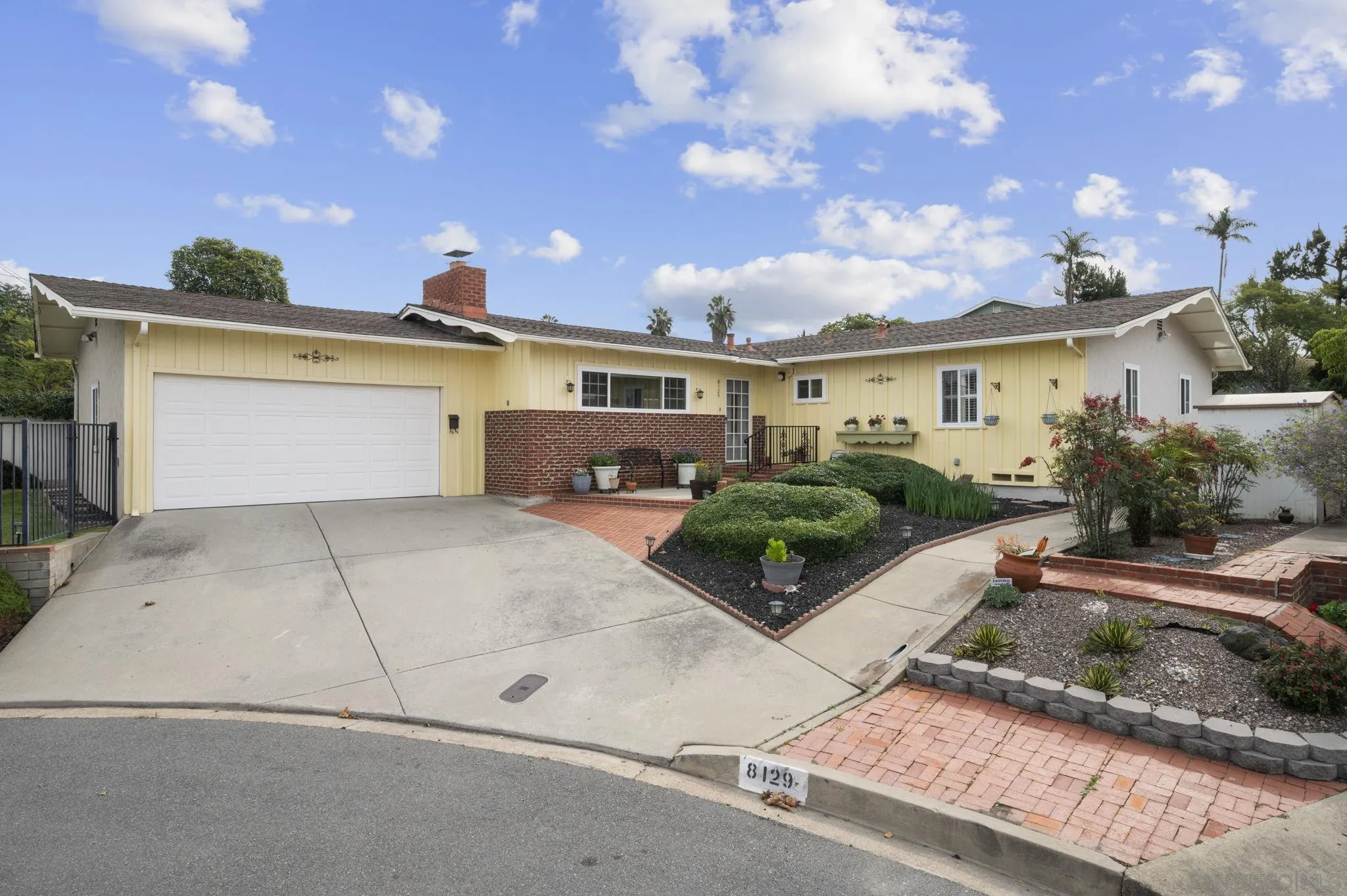https://cdn.realtyfeed.com/cdn/127/260002573/1a3b5c58ad67dfb7c82a1aee9cb9d249.webp
