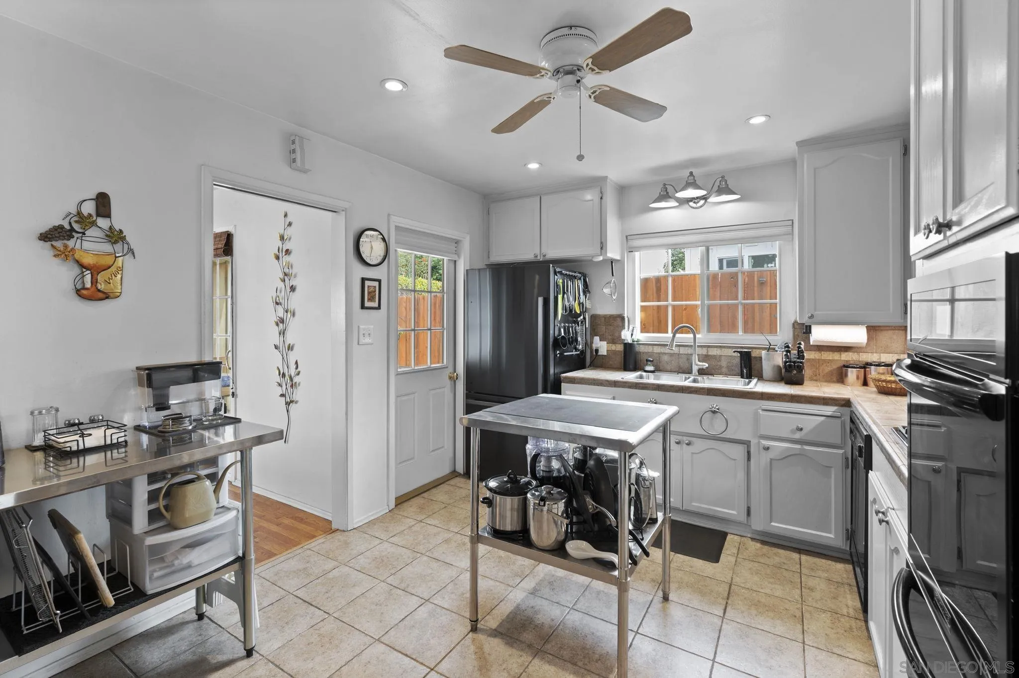 https://cdn.realtyfeed.com/cdn/127/260002573/932cdd3ca1af2106fbffc001afe97777.webp