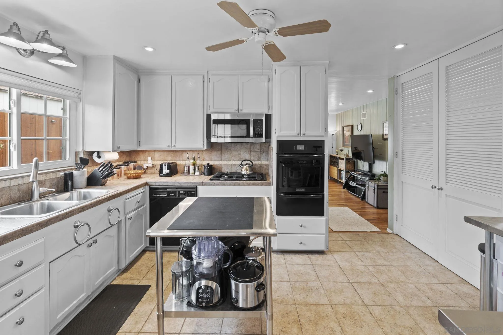 https://cdn.realtyfeed.com/cdn/127/260002573/98d4c9d944aa349f532ac9d9f5dcb0c3.webp