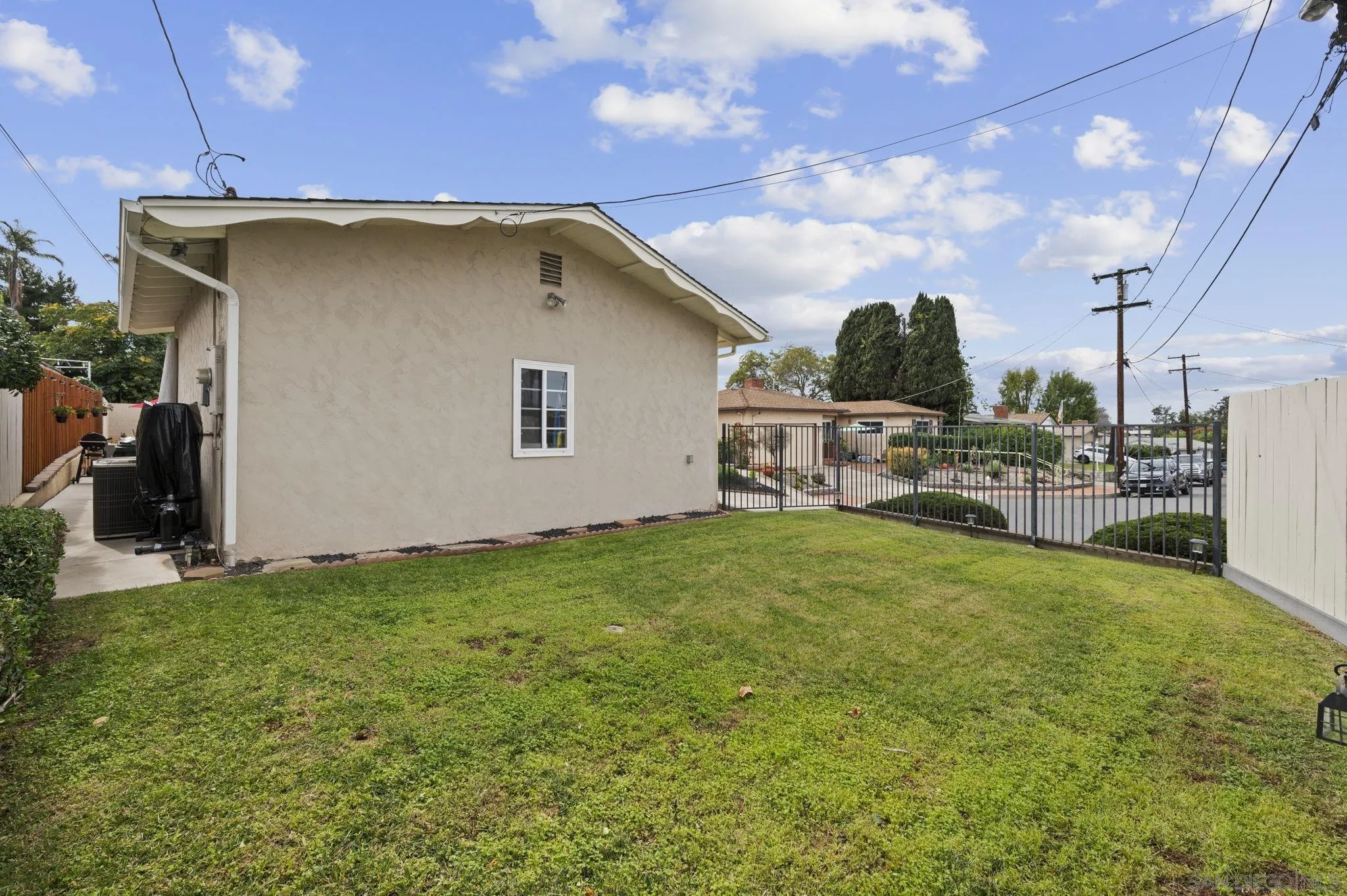 https://cdn.realtyfeed.com/cdn/127/260002573/e815e3a31f1b02a0ca413089df03db81.webp