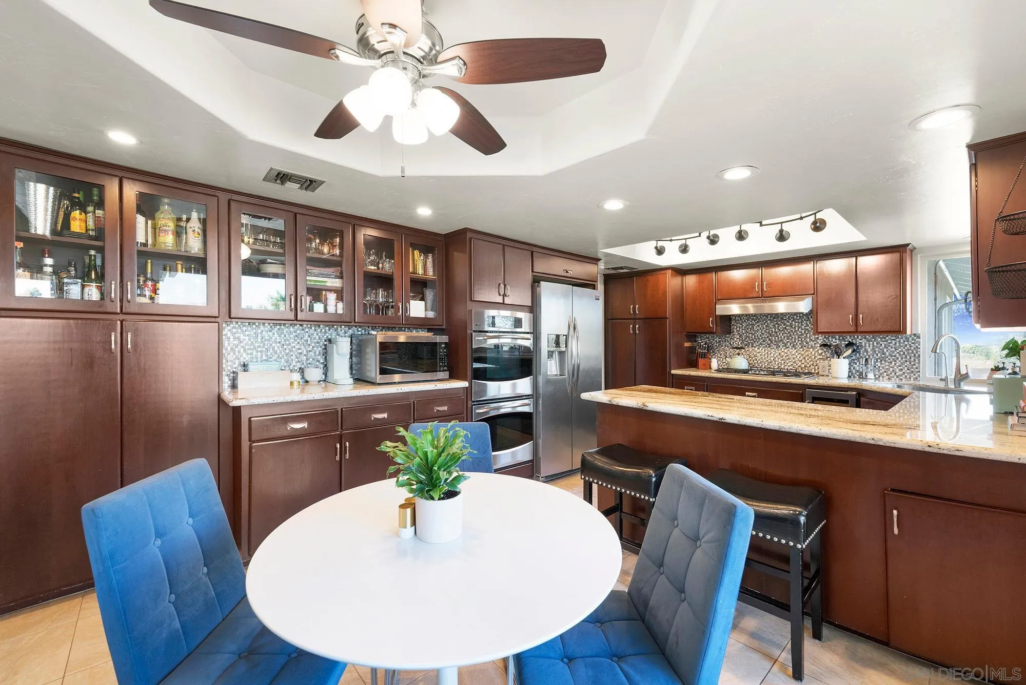 https://cdn.realtyfeed.com/cdn/127/260002577/038f5b1f84450e972907e58143d970d3.webp
