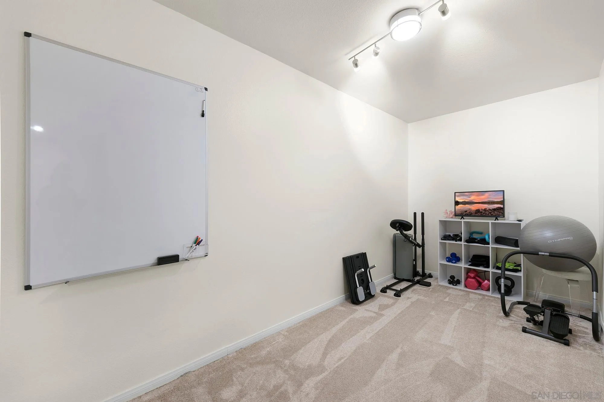 https://cdn.realtyfeed.com/cdn/127/260002577/13384ad16b7bdfa8889d1d35aaea9856.webp