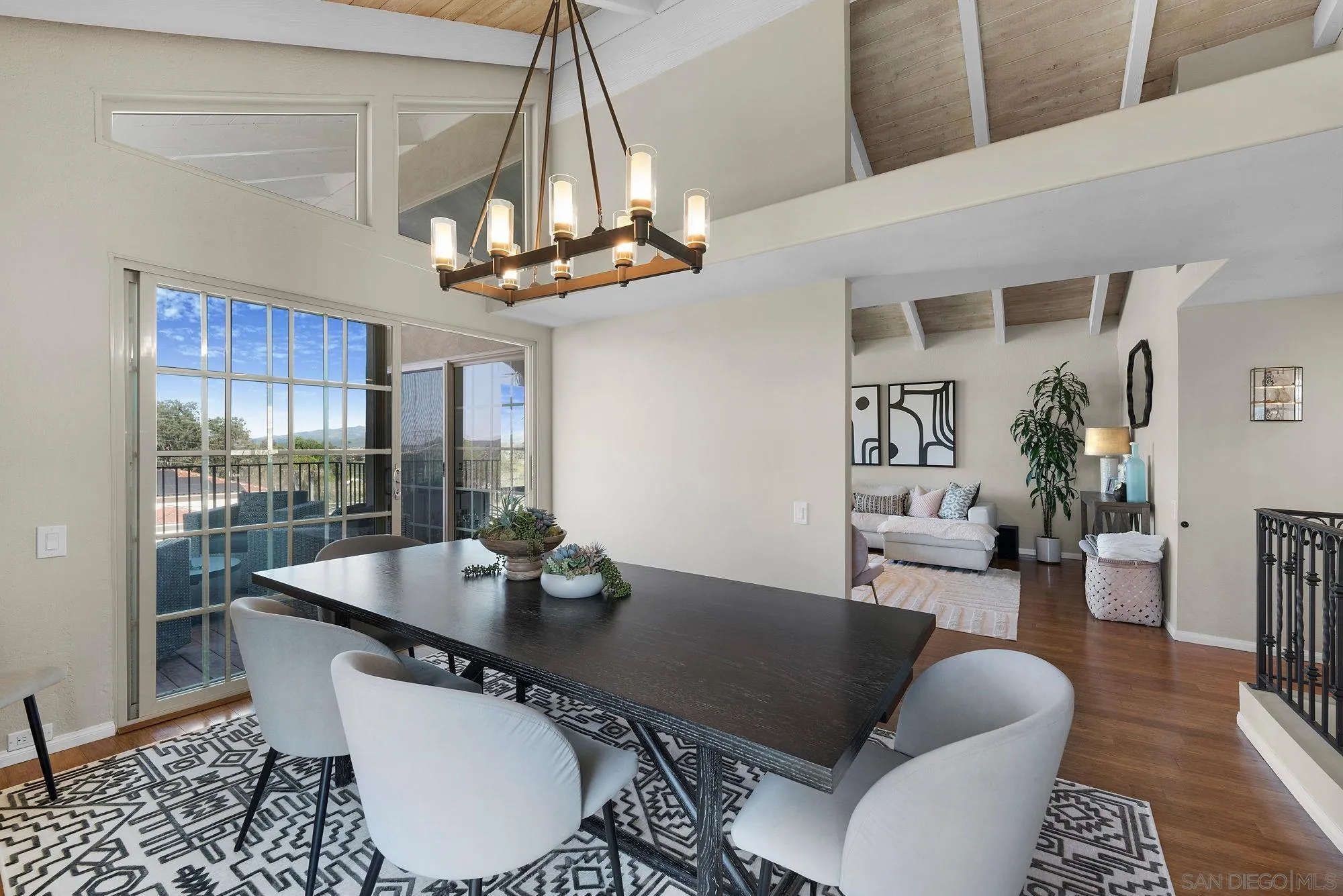 https://cdn.realtyfeed.com/cdn/127/260002577/240c529e61eea67c15c2033e100692d0.webp