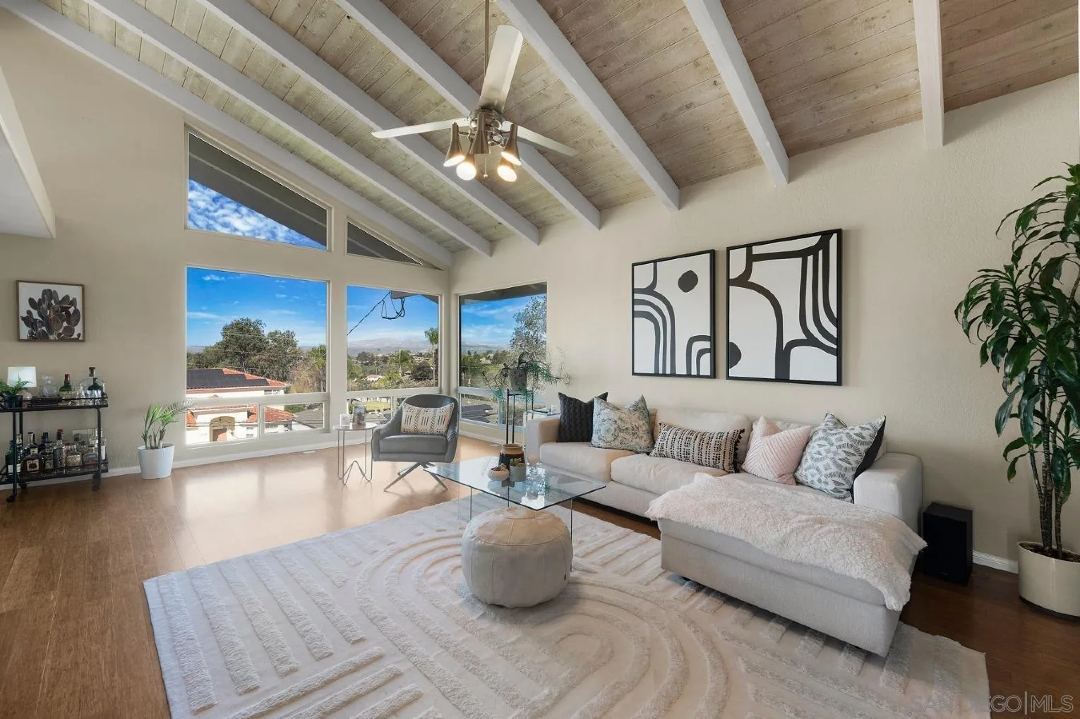 https://cdn.realtyfeed.com/cdn/127/260002577/3422abe8397265ea89e76f6c4093c0c4.webp