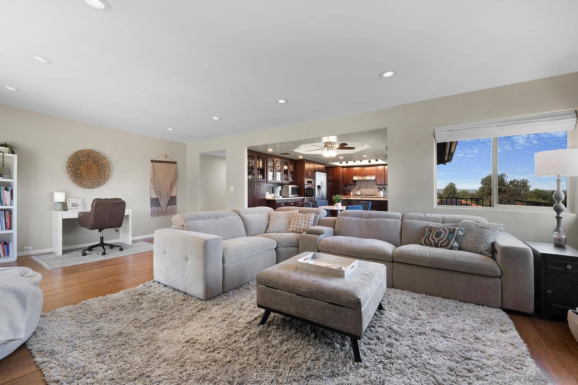 https://cdn.realtyfeed.com/cdn/127/260002577/964363c5b8ed6355f08e339a1a040eab.webp