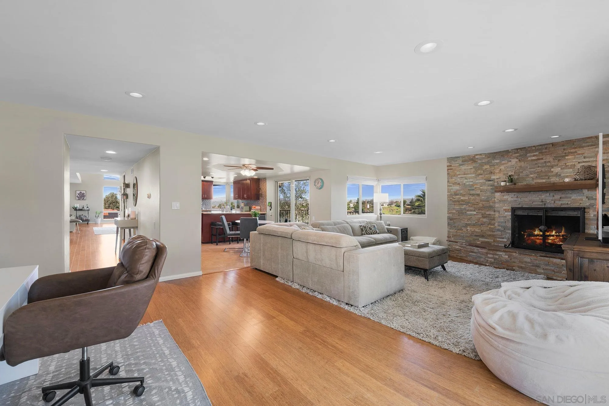 https://cdn.realtyfeed.com/cdn/127/260002577/967e04a95b38a9fc1818d174be4d66ff.webp